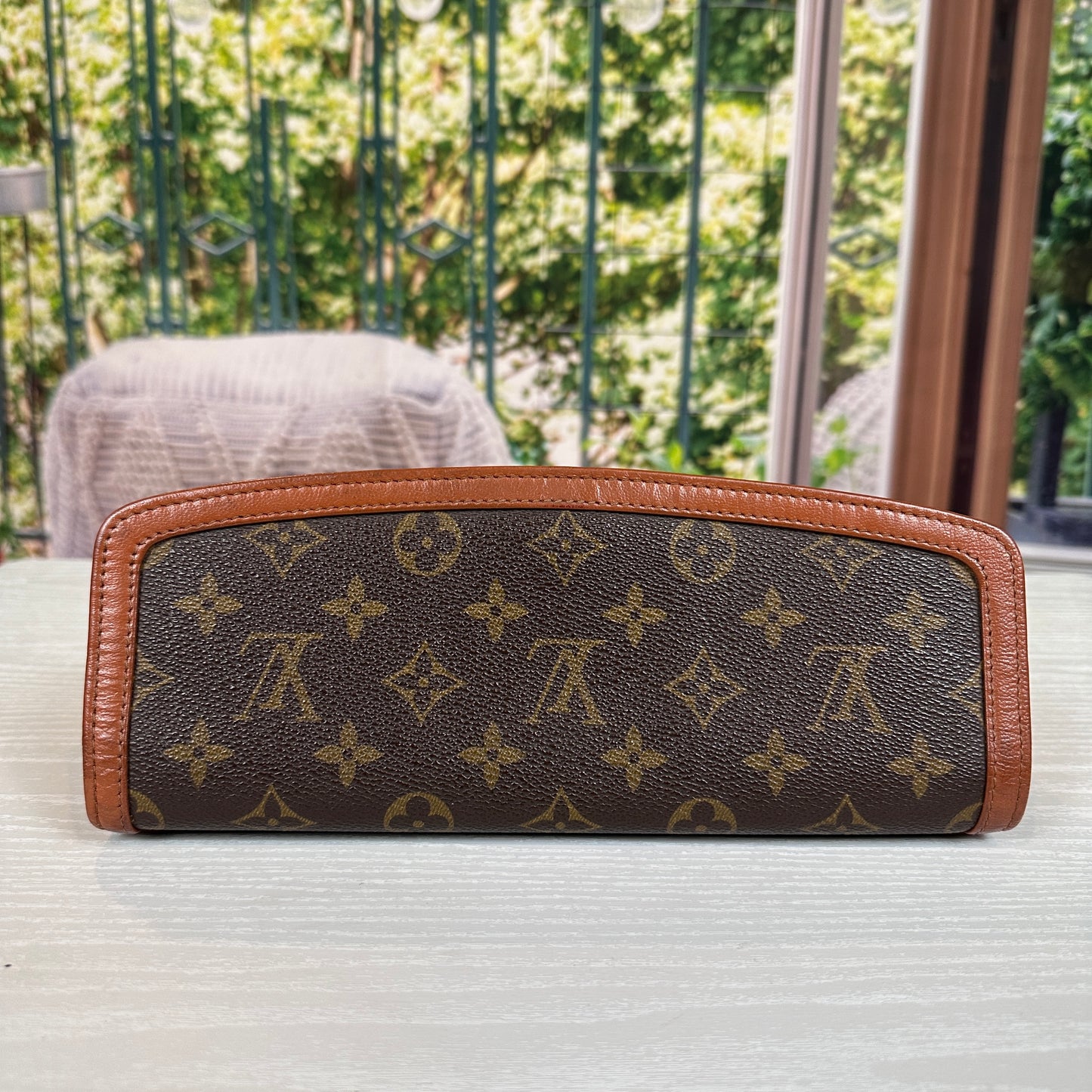 Louis Vuitton Vintage Dame Clutch