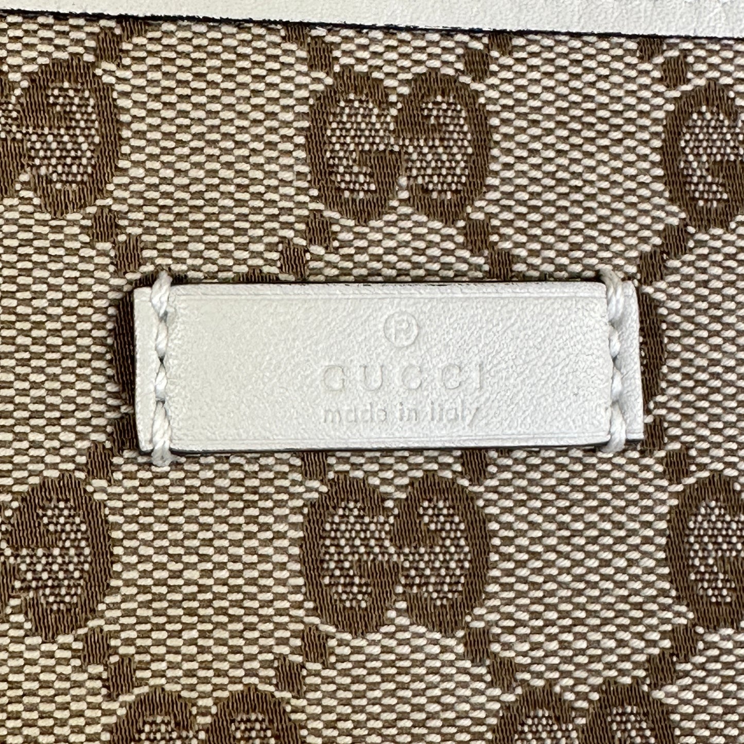 Gucci Classic GG Flat Medium Messenger Bag OffWhite