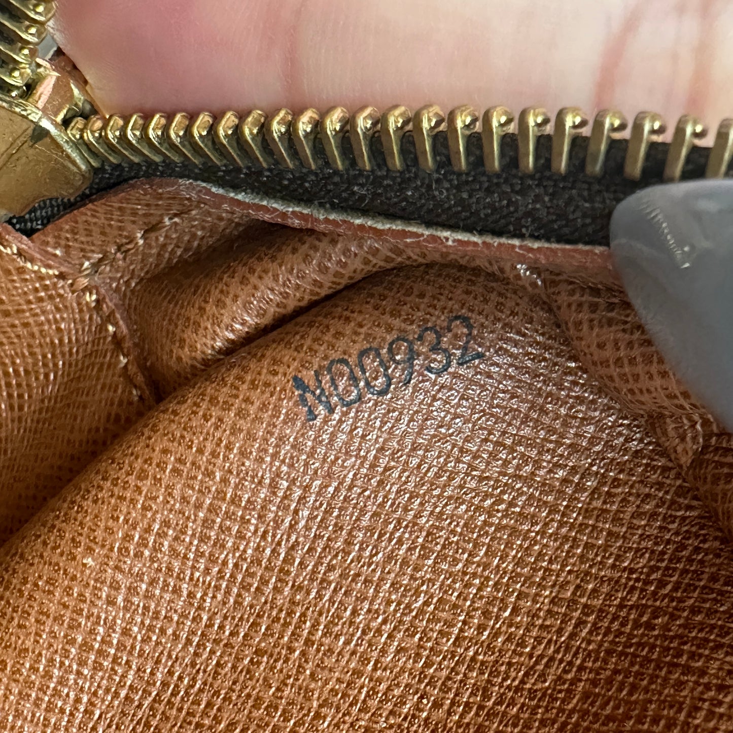 Louis Vuitton Trocadero 27 Crossbody Bag