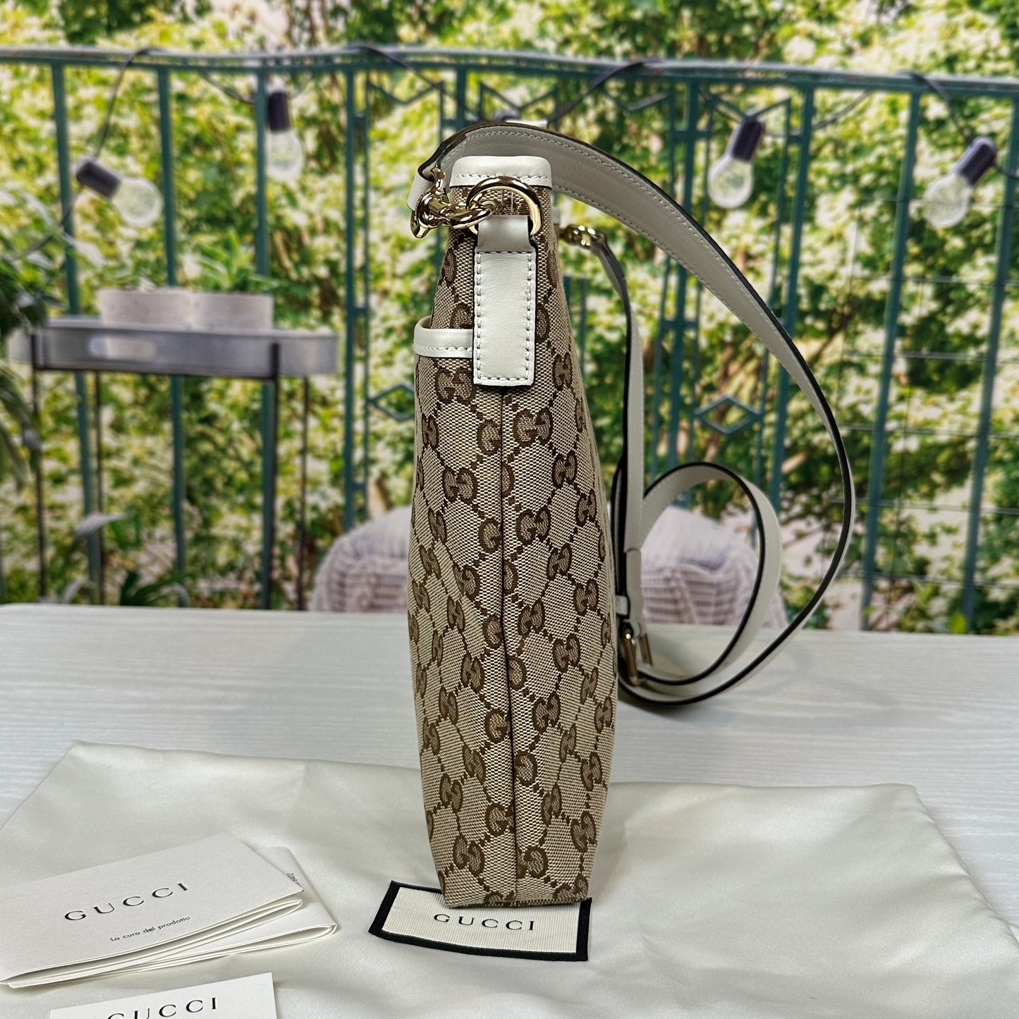 Gucci Classic GG Flat Medium Messenger Bag OffWhite