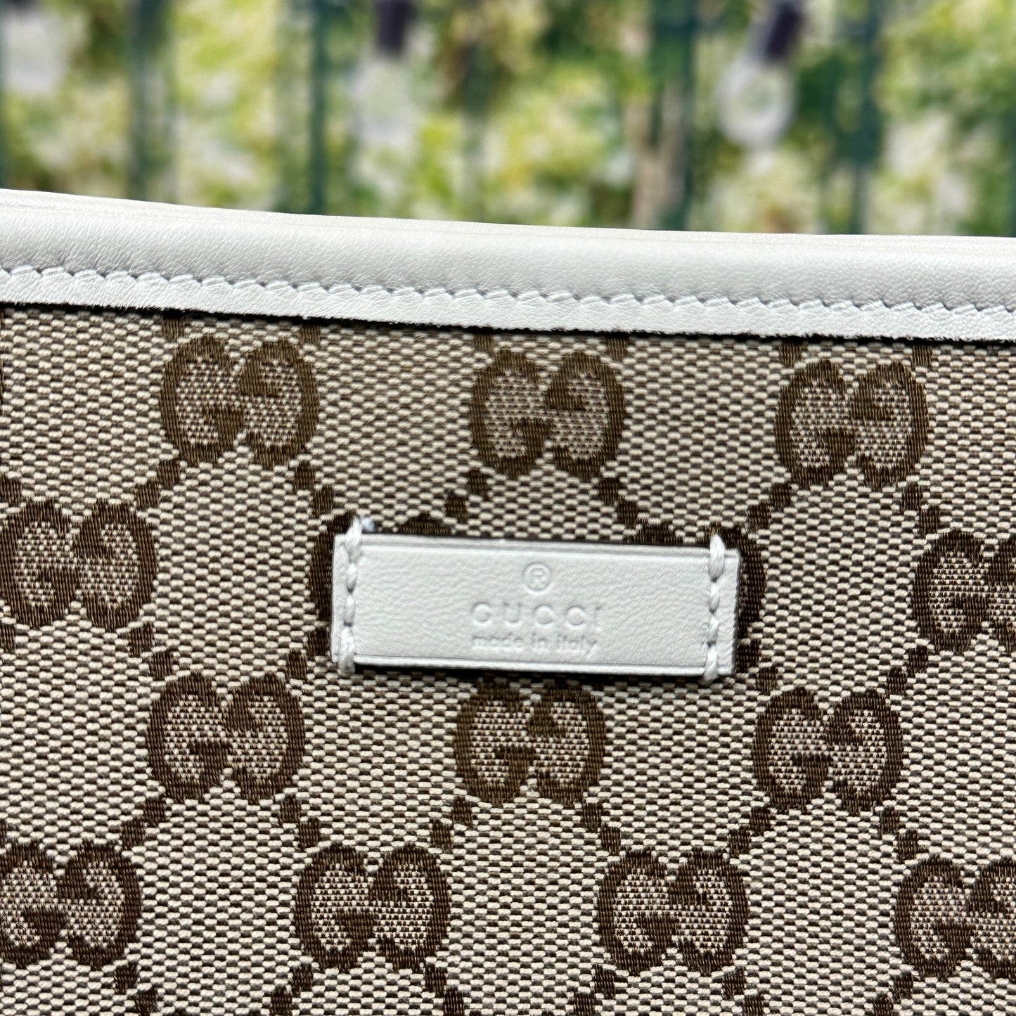 Gucci Classic GG Flat Medium Messenger Bag OffWhite