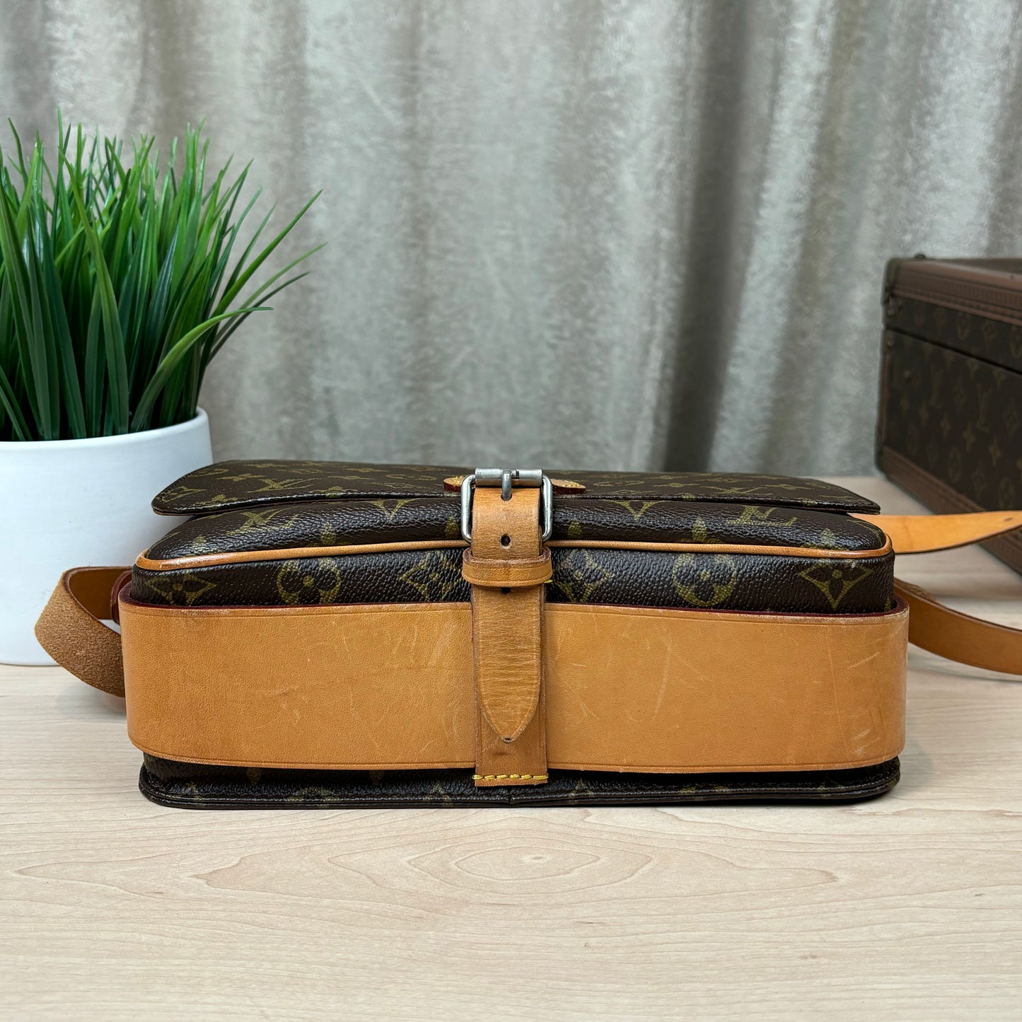 Cartouchiere GM Crossbody Bag