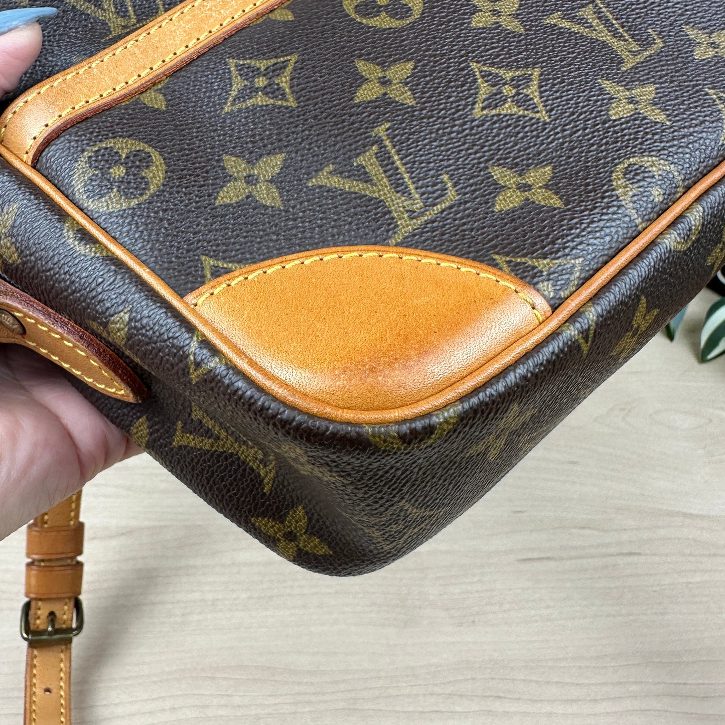 Louis Vuitton Trocadero 27 Crossbody Bag