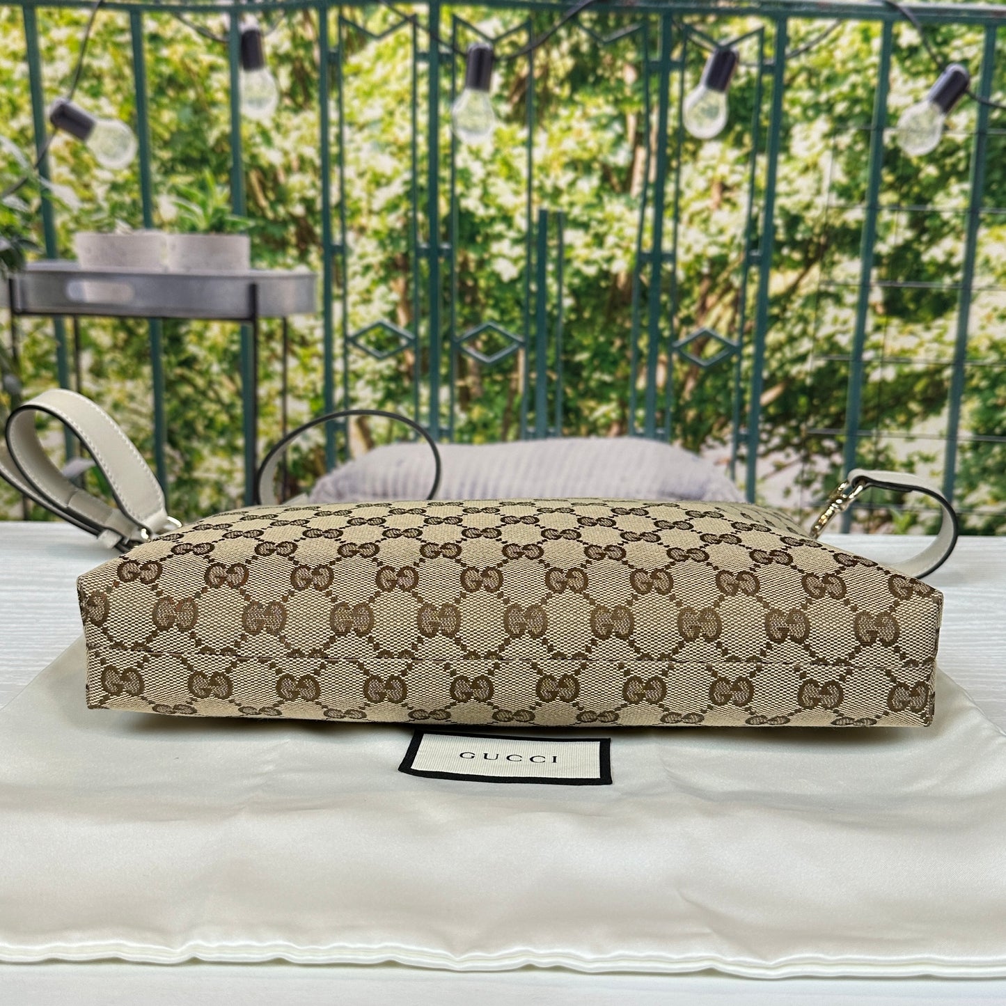 Gucci Classic GG Flat Medium Messenger Bag OffWhite