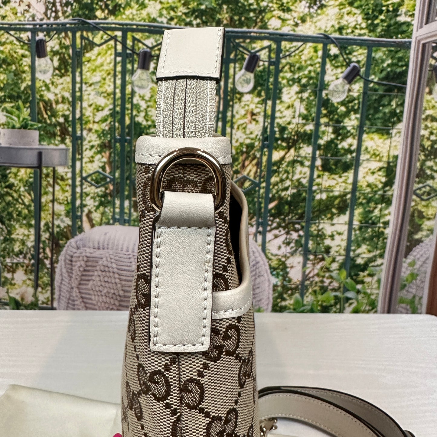 Gucci Classic GG Flat Medium Messenger Bag OffWhite