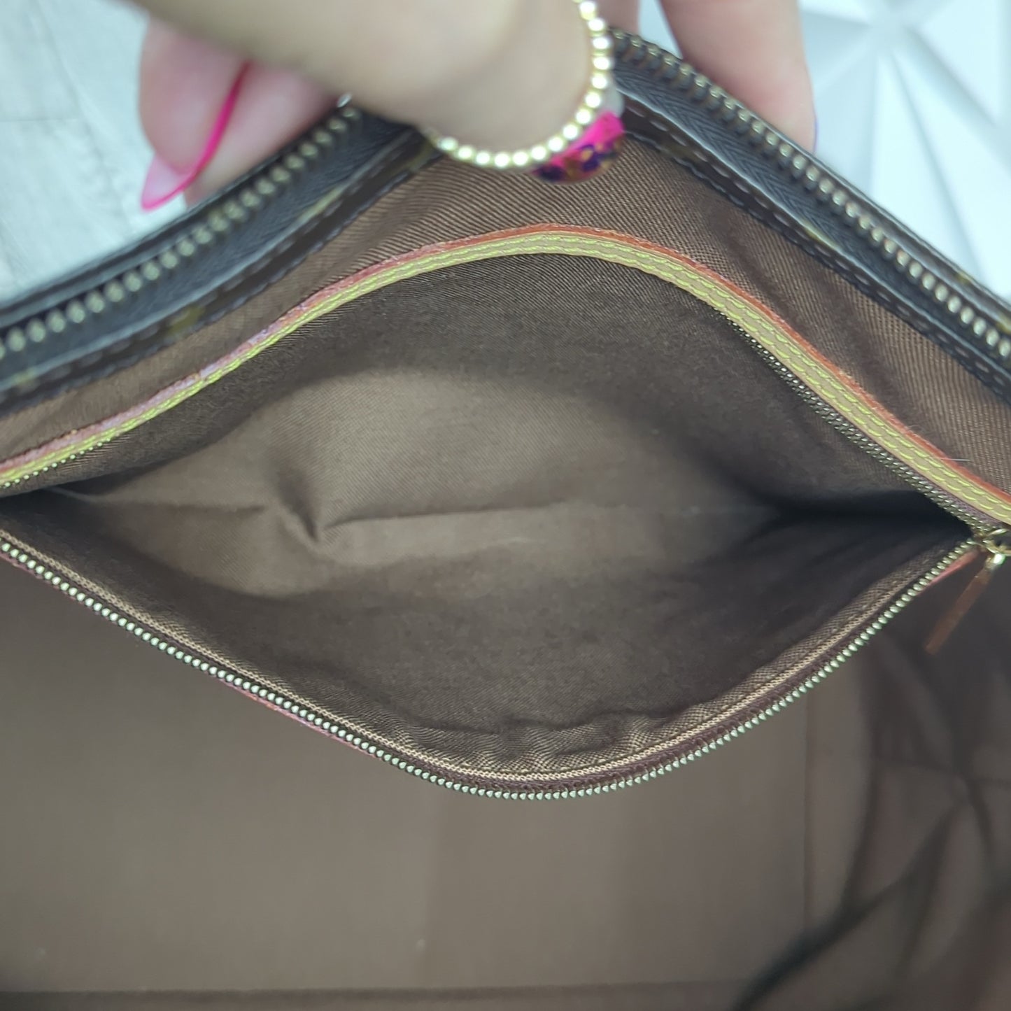 Louis Vuitton Cabas Mezzo