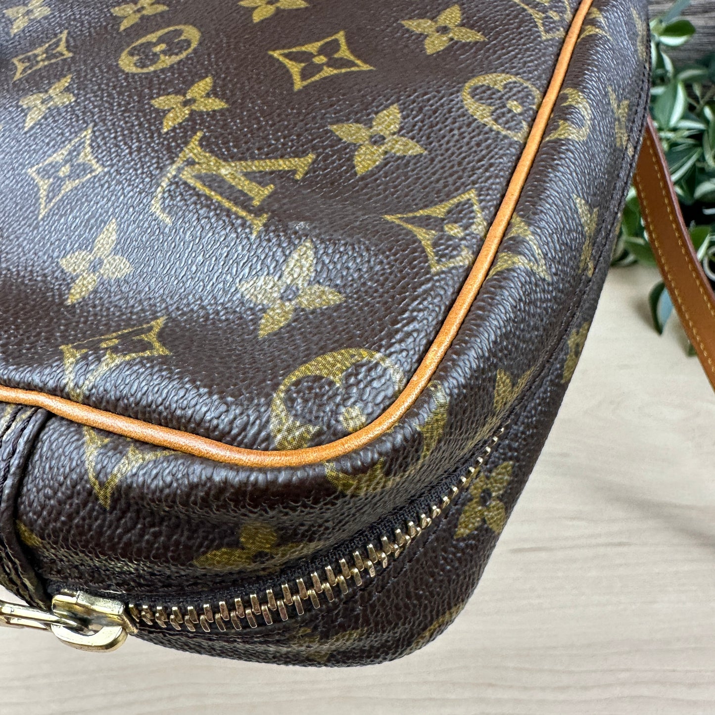 Louis Vuitton Trocadero 27 Crossbody Bag