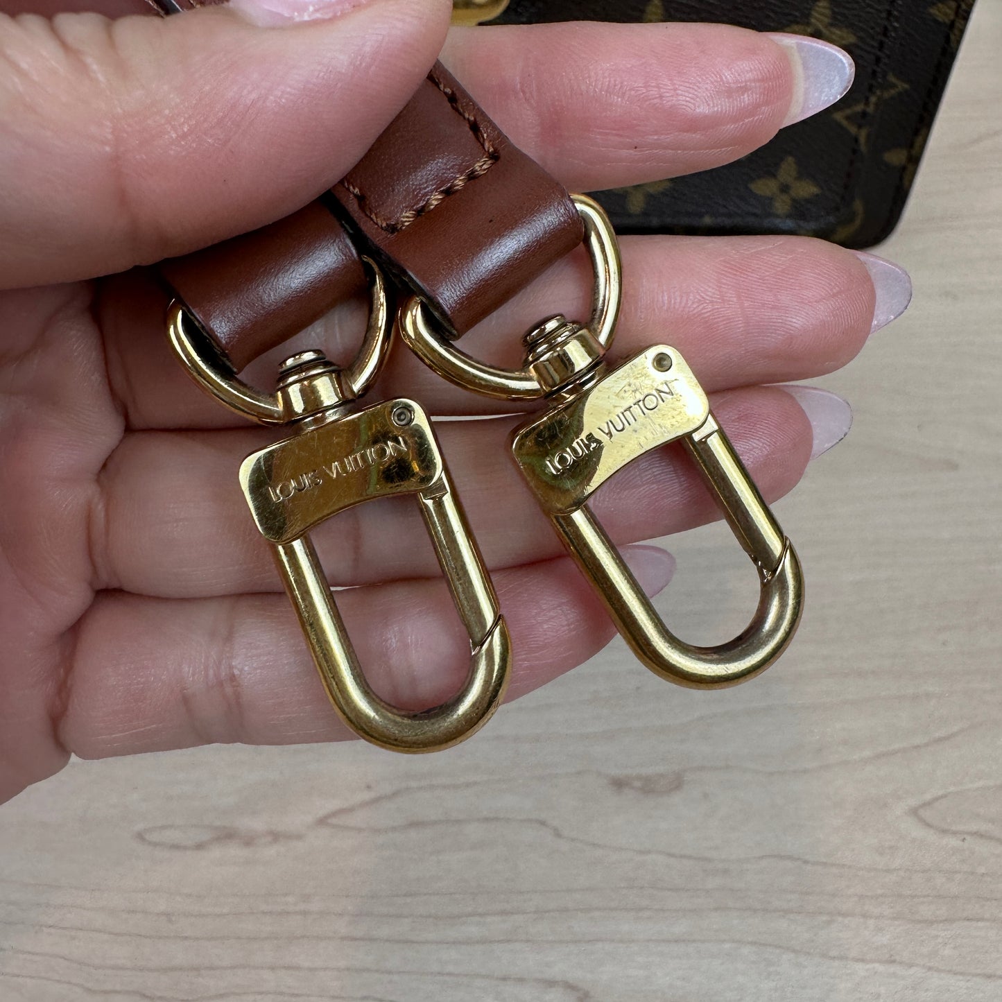 Louis Vuitton Monceau 28
