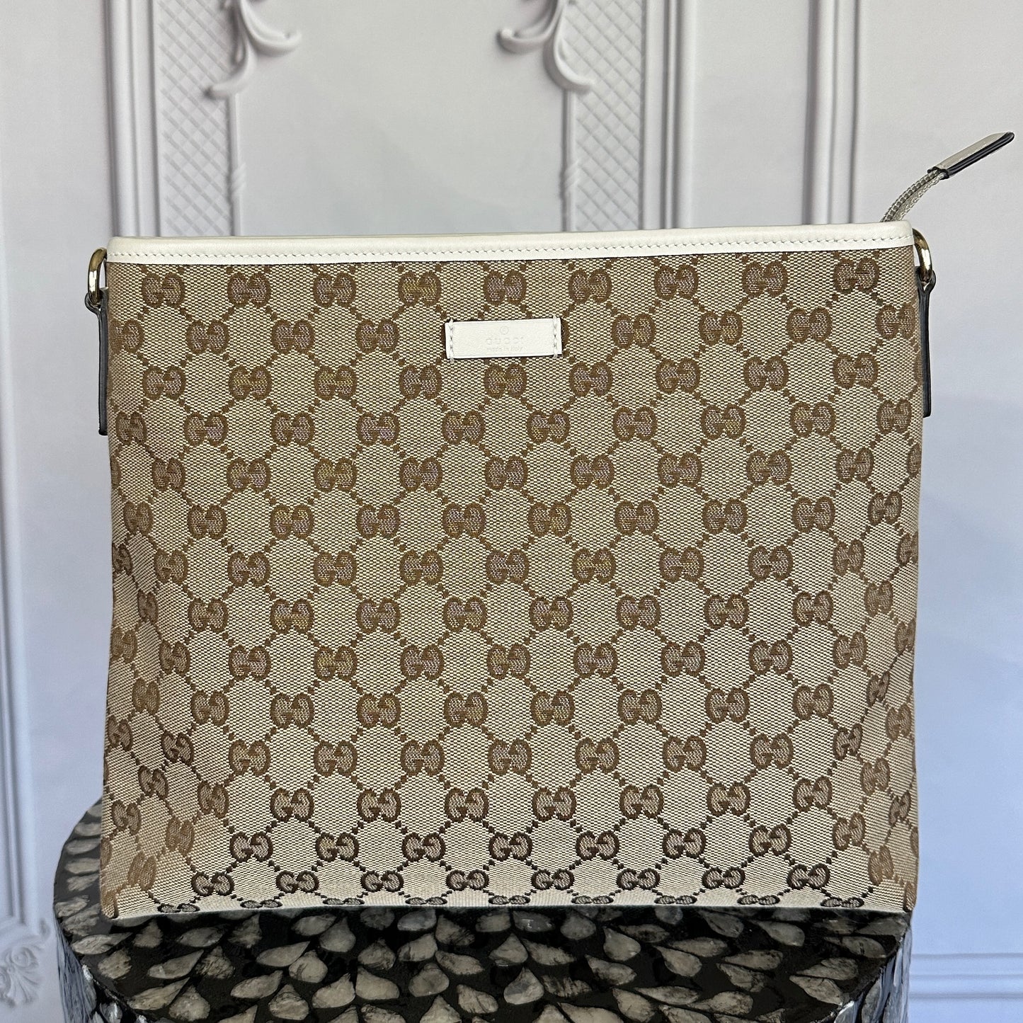 Gucci Classic GG Flat Medium Messenger Bag OffWhite