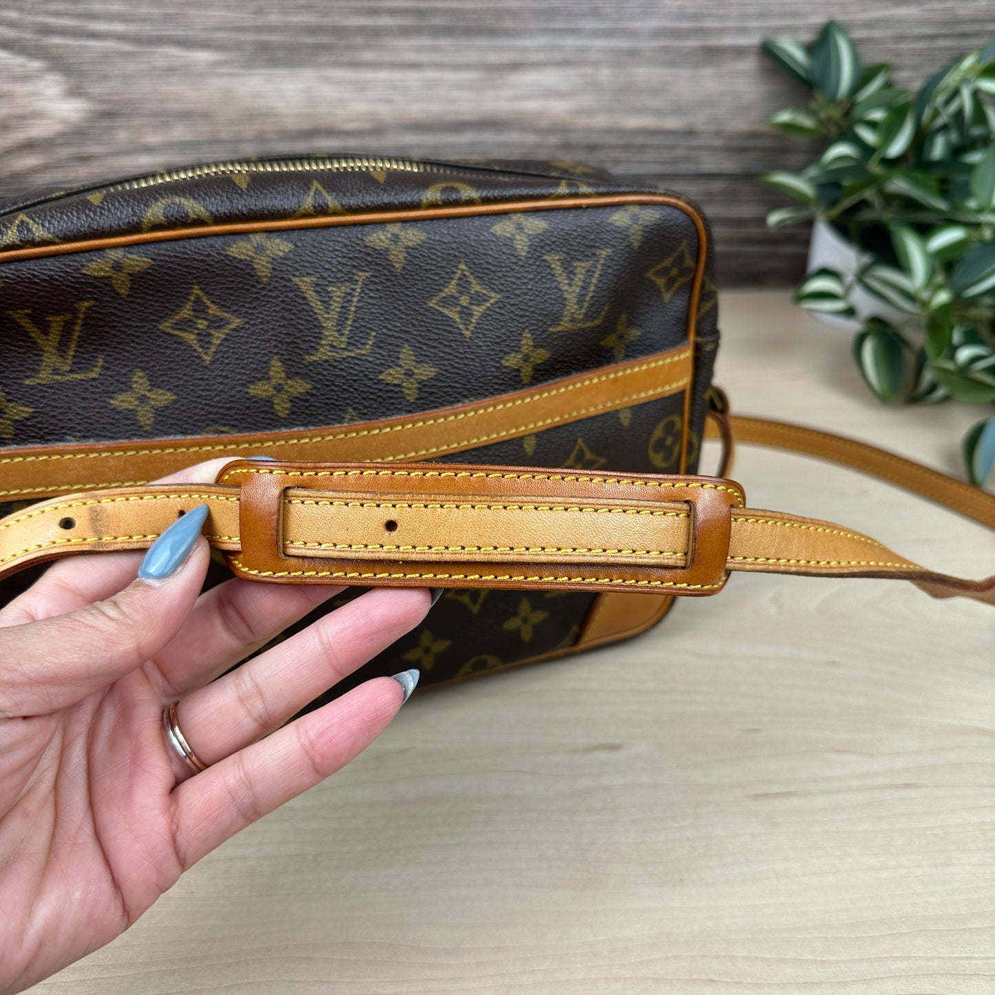 Louis Vuitton Trocadero 27 Crossbody Bag