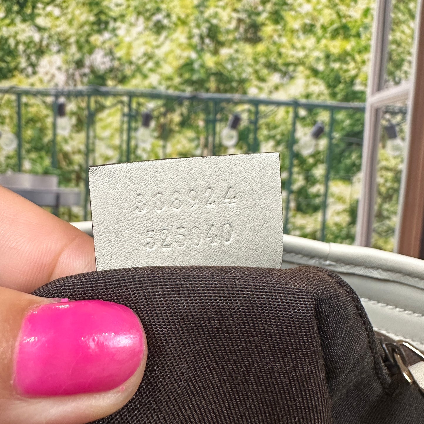 Gucci Classic GG Flat Medium Messenger Bag OffWhite
