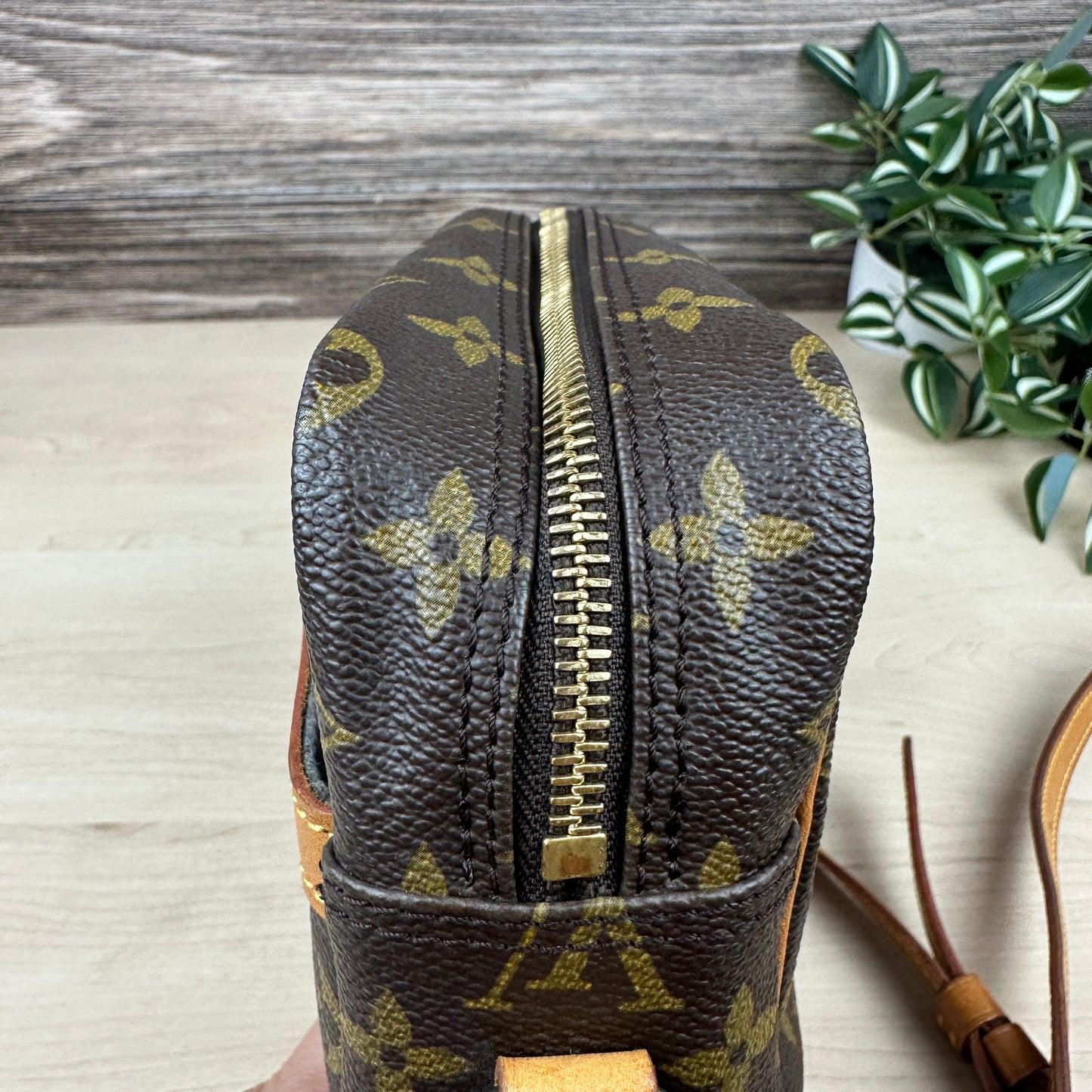Louis Vuitton Trocadero 27 Crossbody Bag