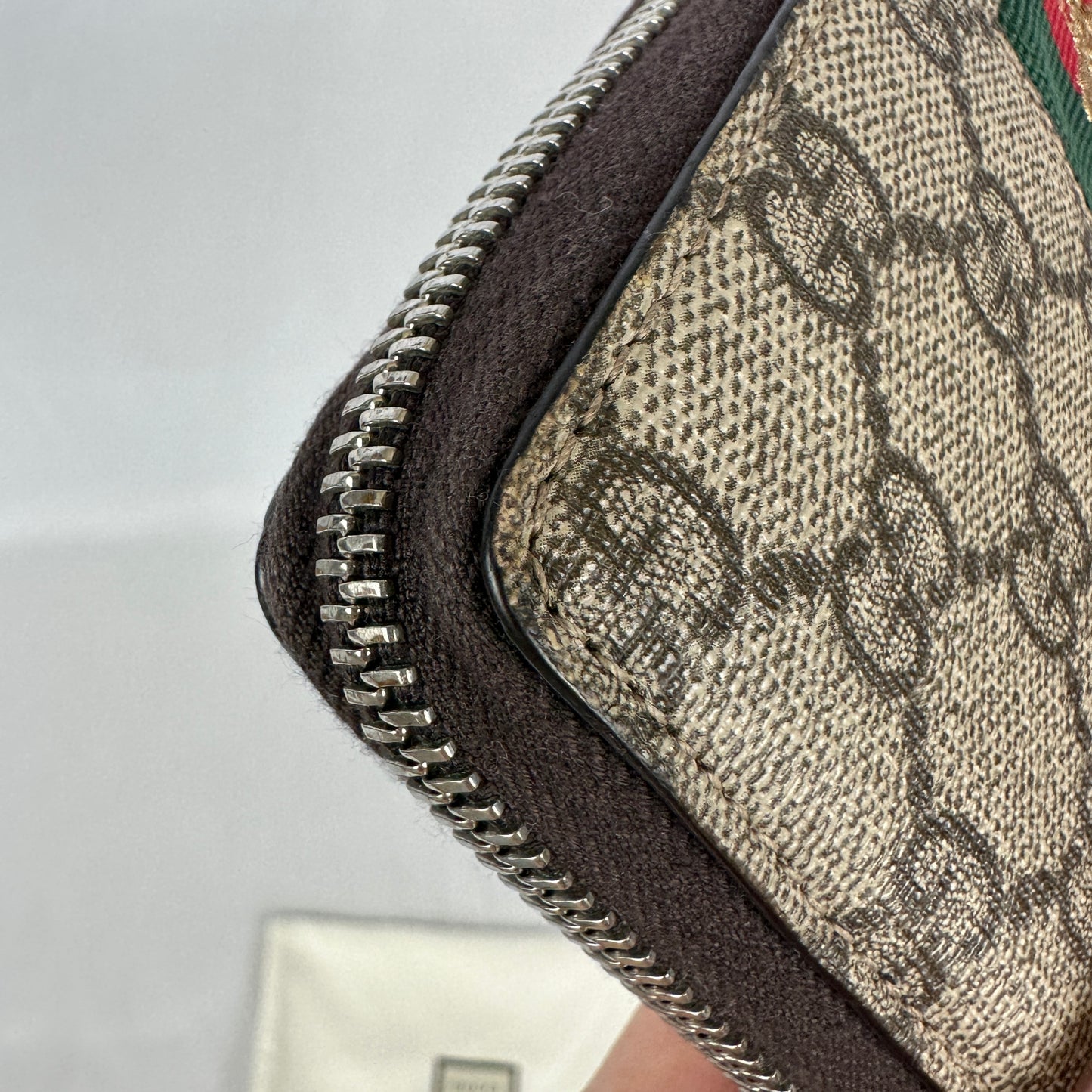 Gucci GG Supreme Canvas Bee Zip Around Wallet