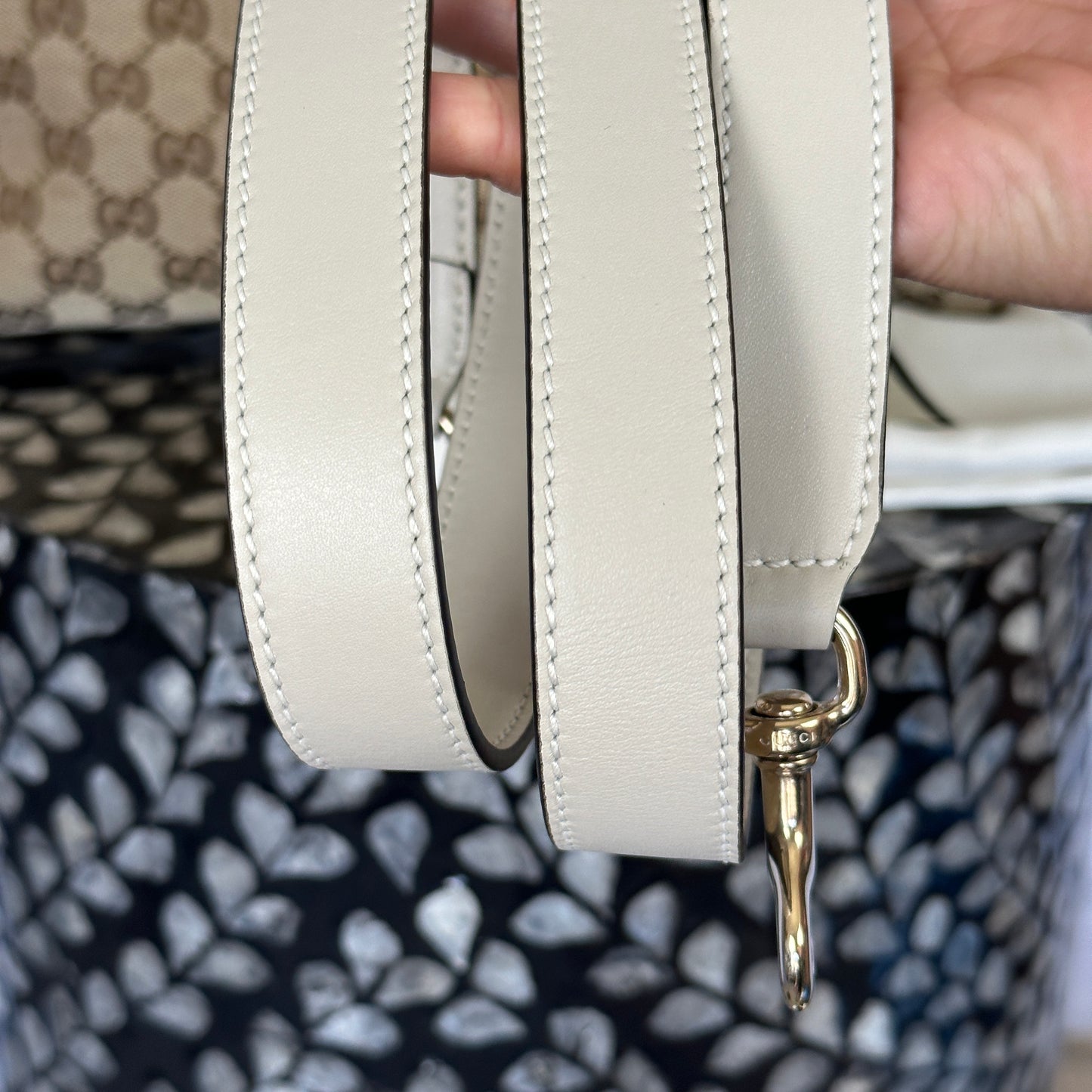Gucci Classic GG Flat Medium Messenger Bag OffWhite