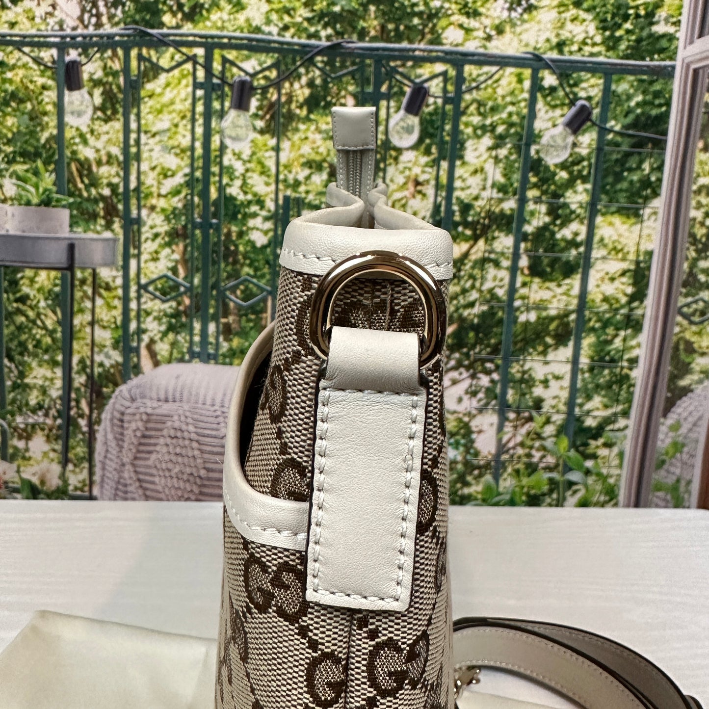 Gucci Classic GG Flat Medium Messenger Bag OffWhite