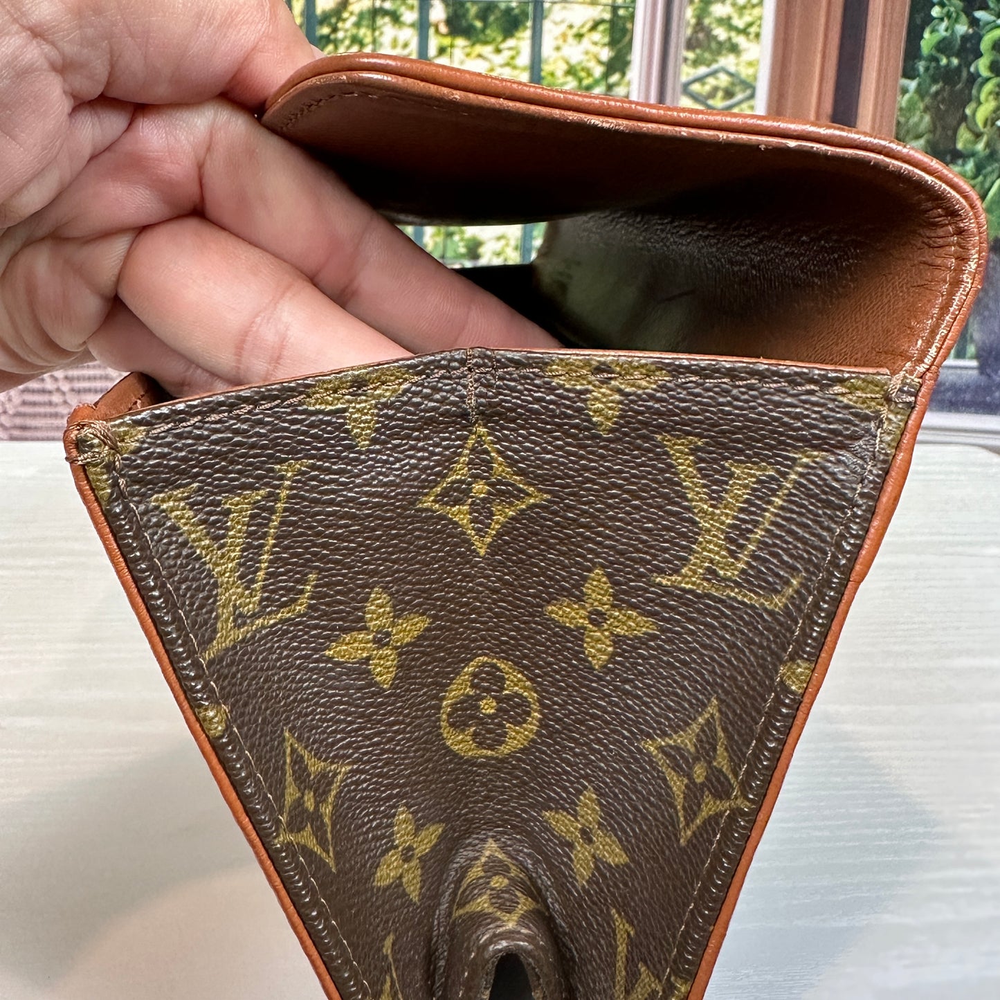 Louis Vuitton Vintage Dame Clutch
