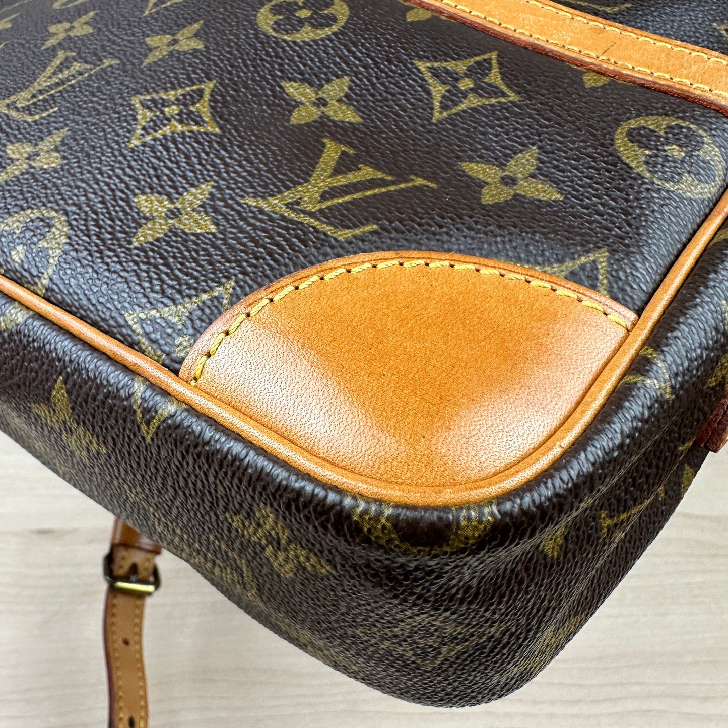 Louis Vuitton Trocadero 27 Crossbody Bag