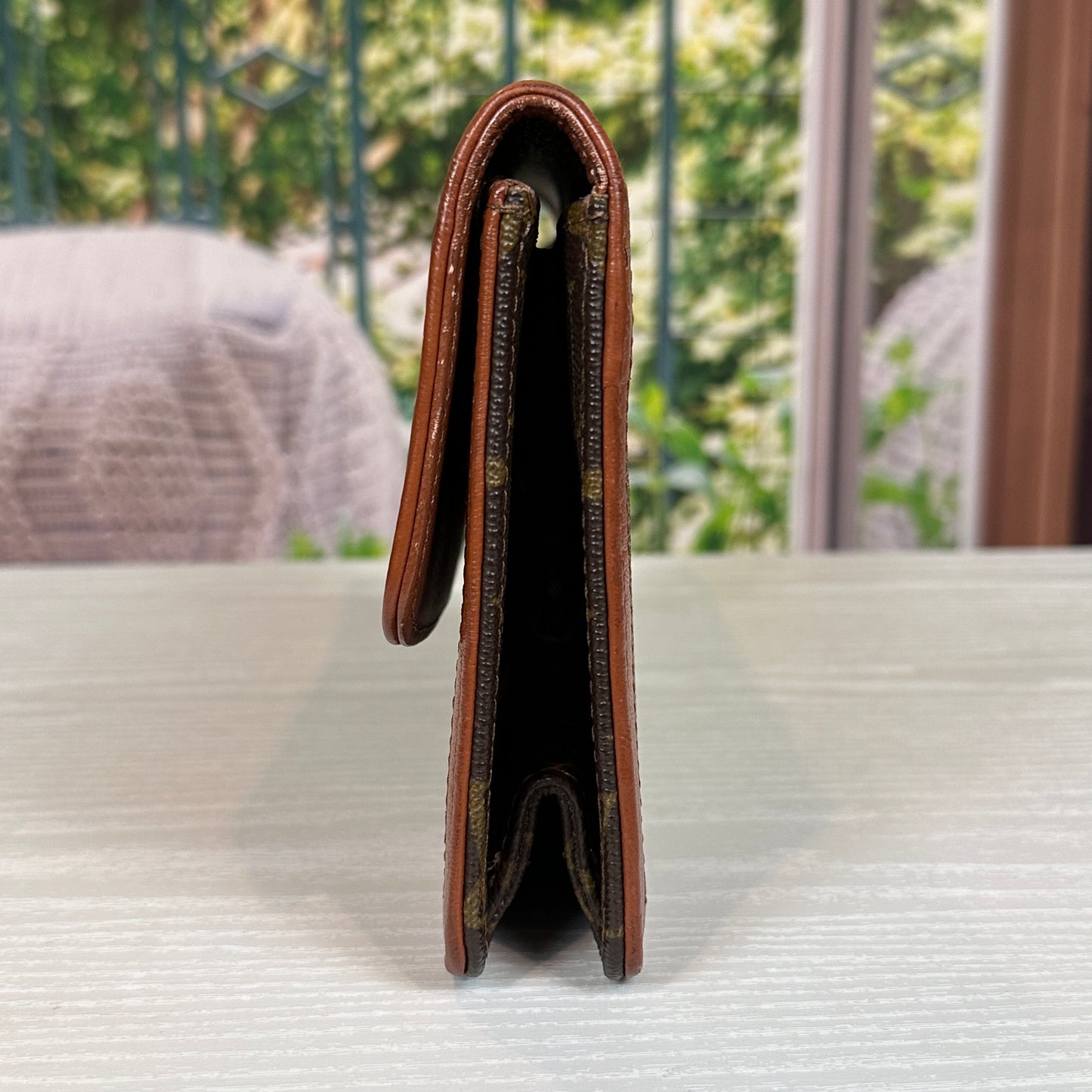 Louis Vuitton Vintage Dame Clutch