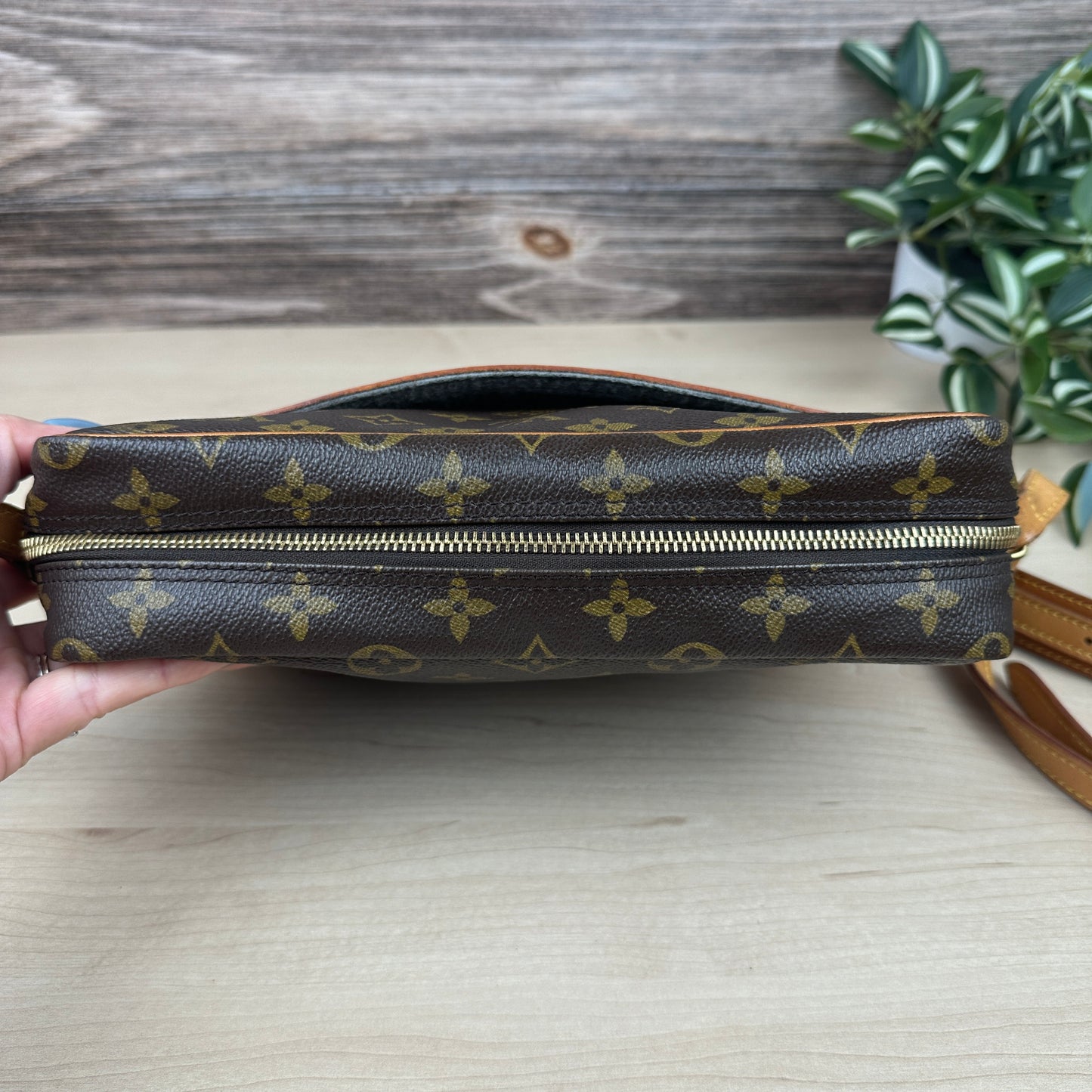 Louis Vuitton Trocadero 27 Crossbody Bag