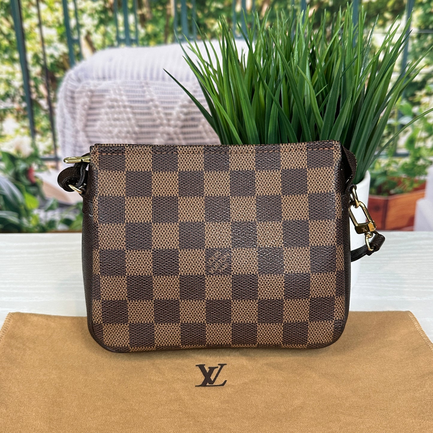 Louis Vuitton Damier Trousse Pochette