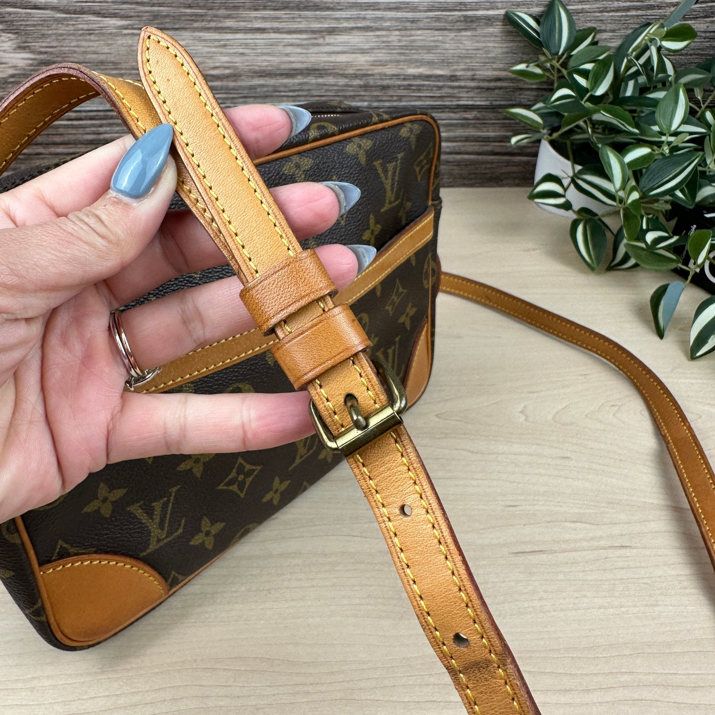 Louis Vuitton Trocadero 27 Crossbody Bag