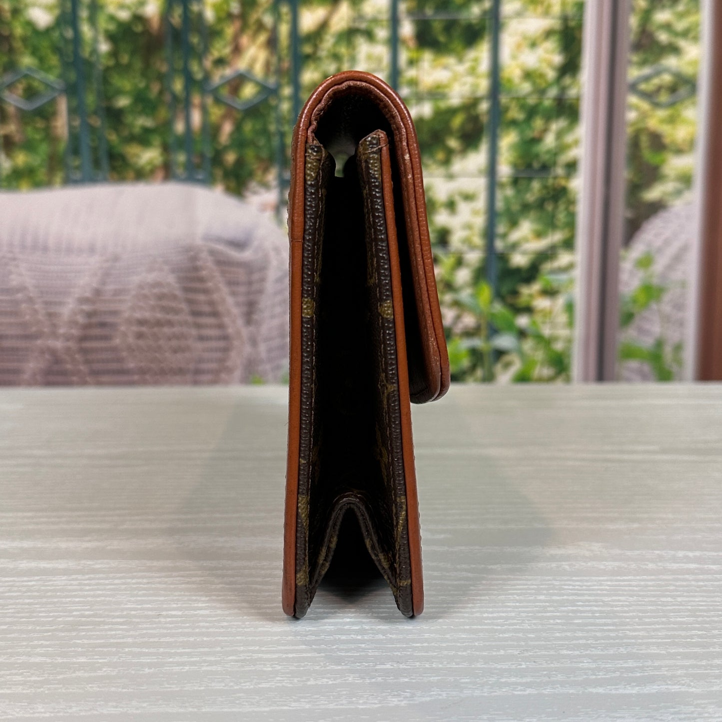 Louis Vuitton Vintage Dame Clutch