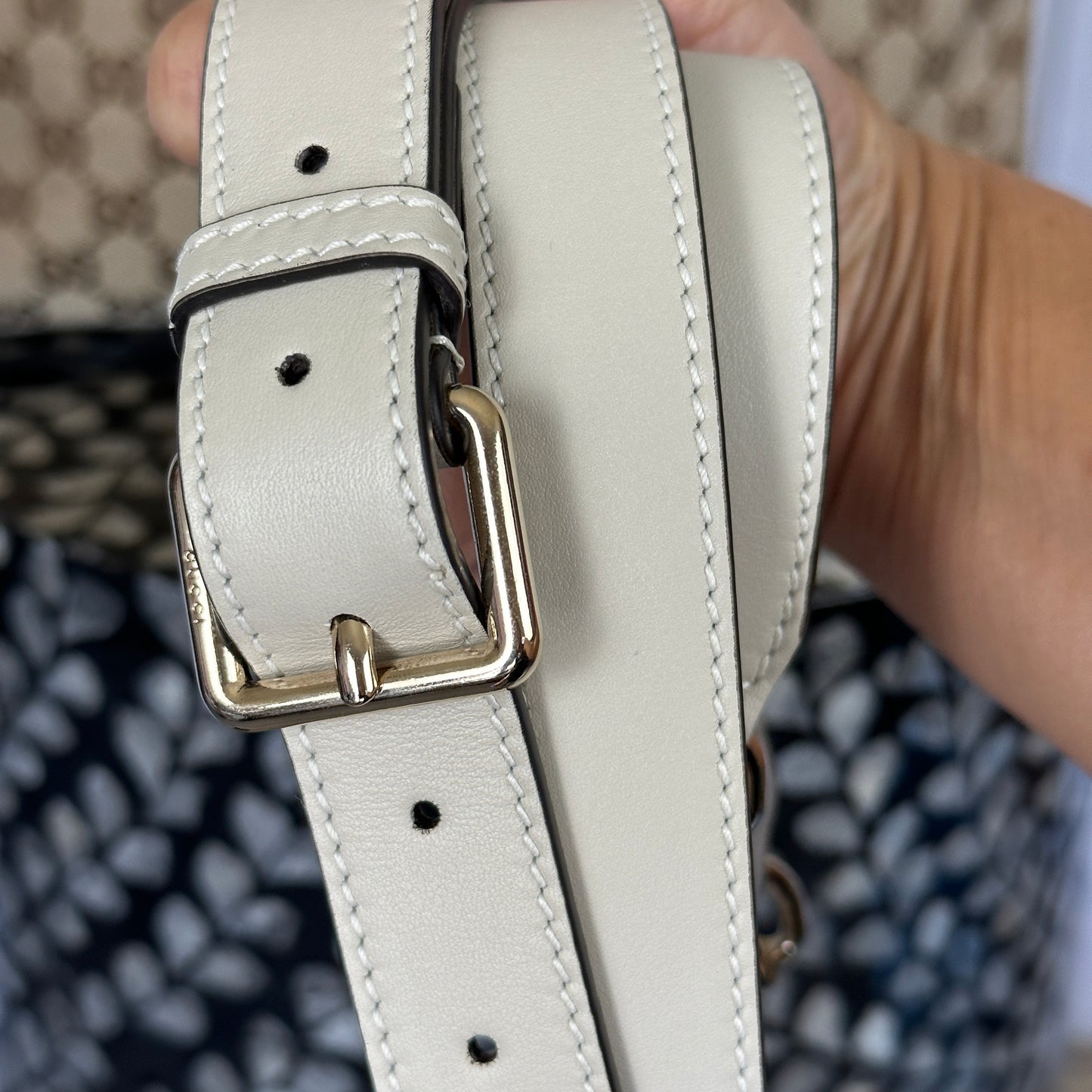 Gucci Classic GG Flat Medium Messenger Bag OffWhite