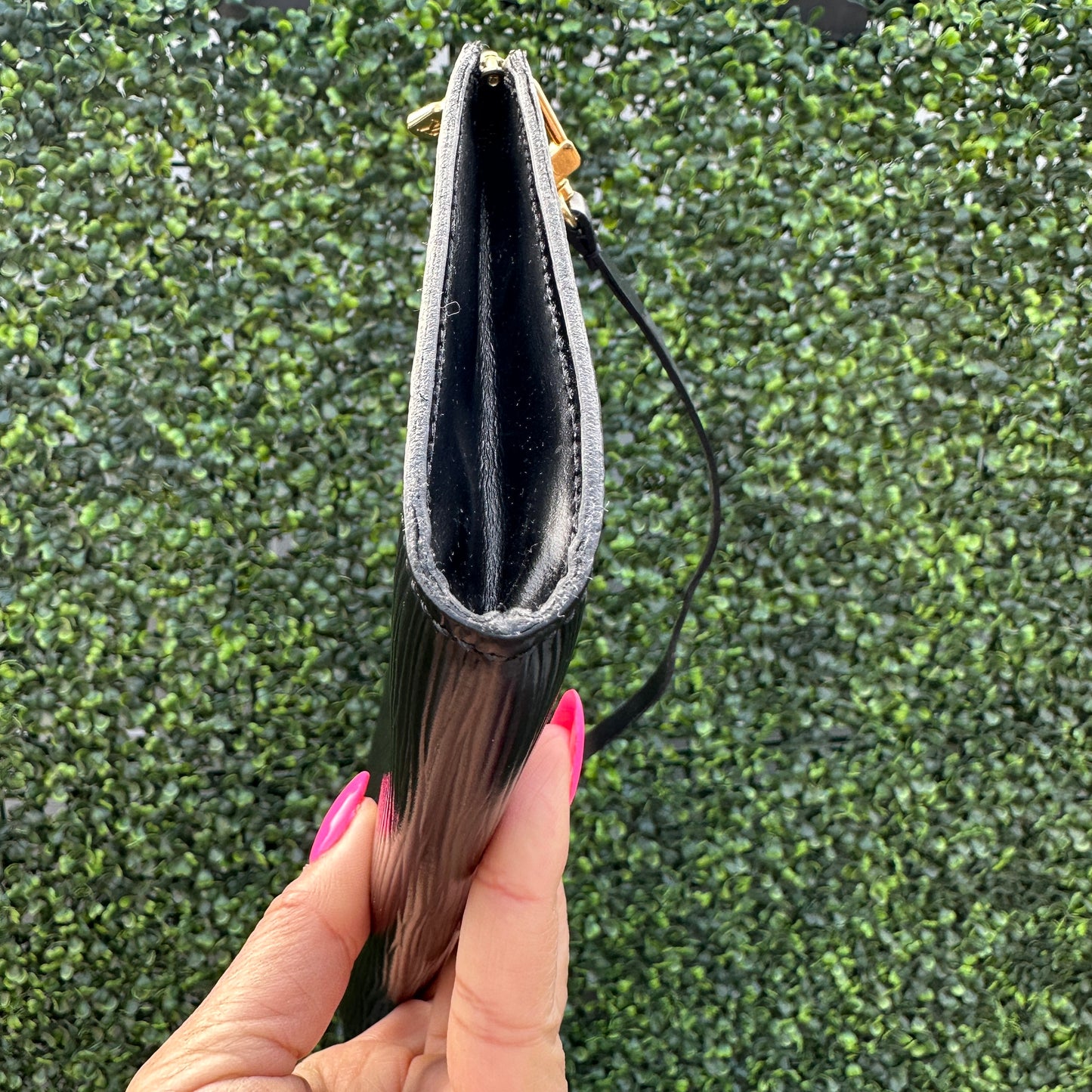 Louis Vuitton Black Epi Pochette Accessories