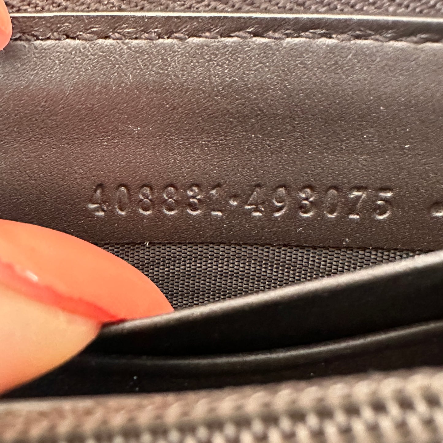 GUCCI Web GG Supreme Bee Zip Wallet
