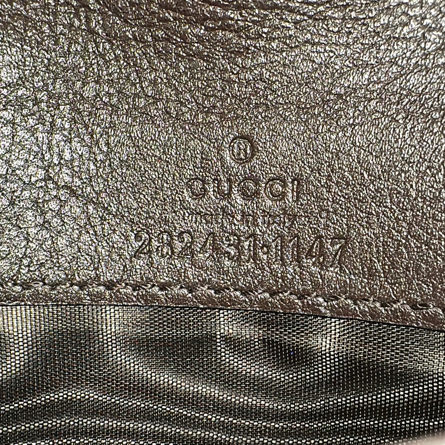 Gucci Beige GG Logo Sukey Continental Wallet