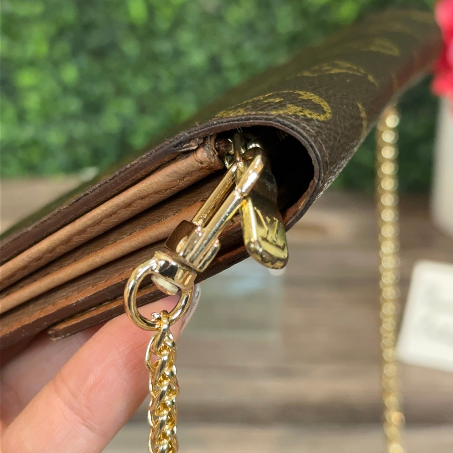 Louis Vuitton Sarah Wallet on Chain