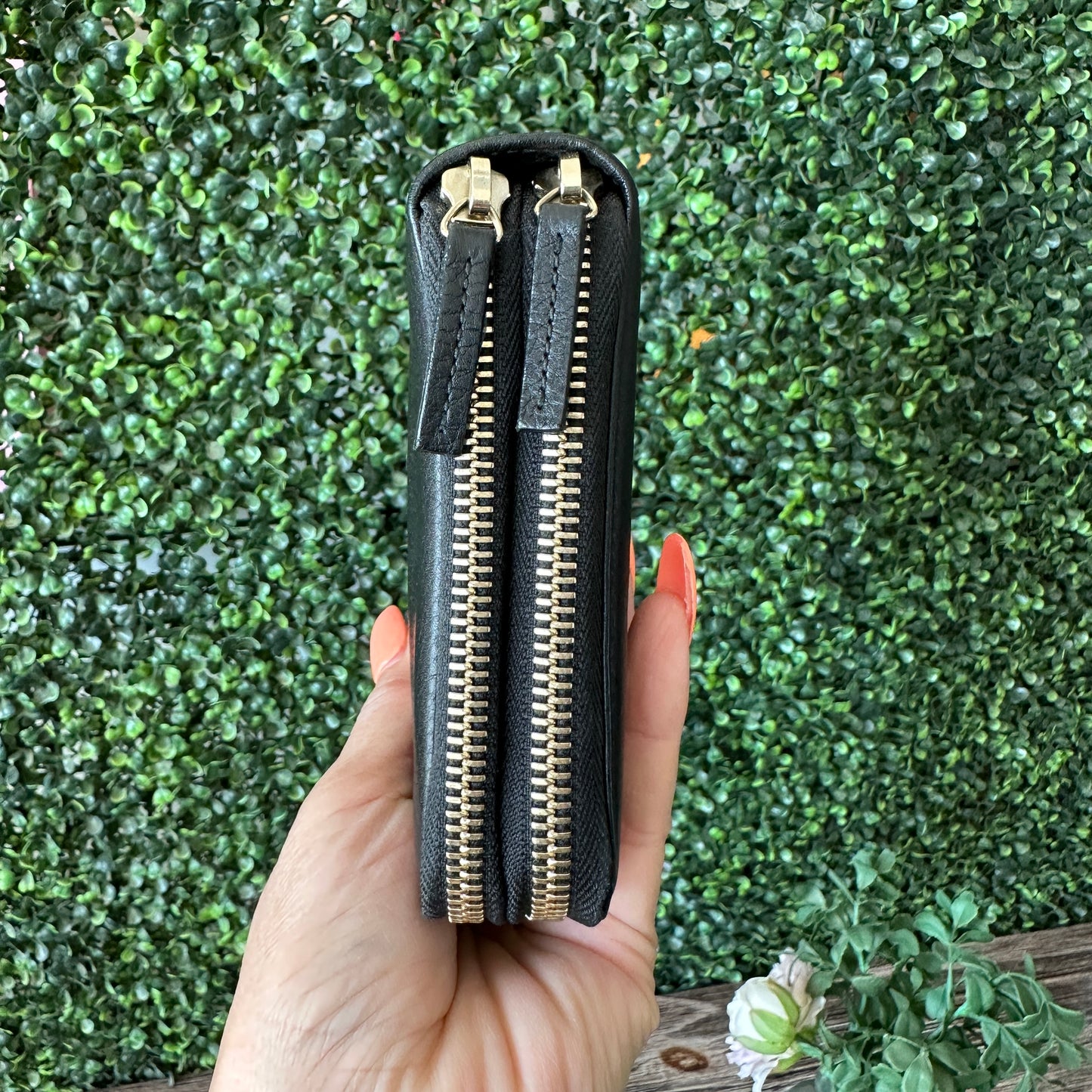 GUCCI Black Pebbled Calfskin Soho Travel Document Case