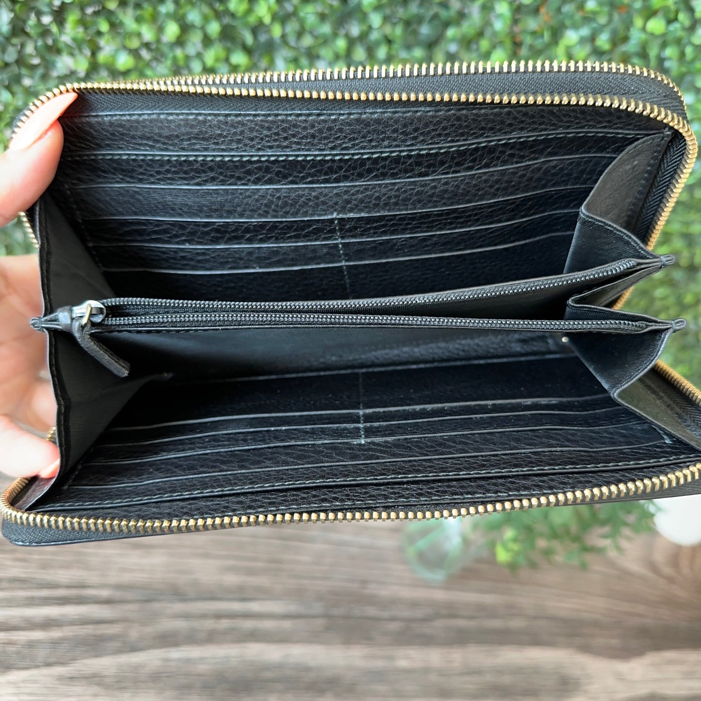 GUCCI Black Pebbled Calfskin Soho Travel Document Case