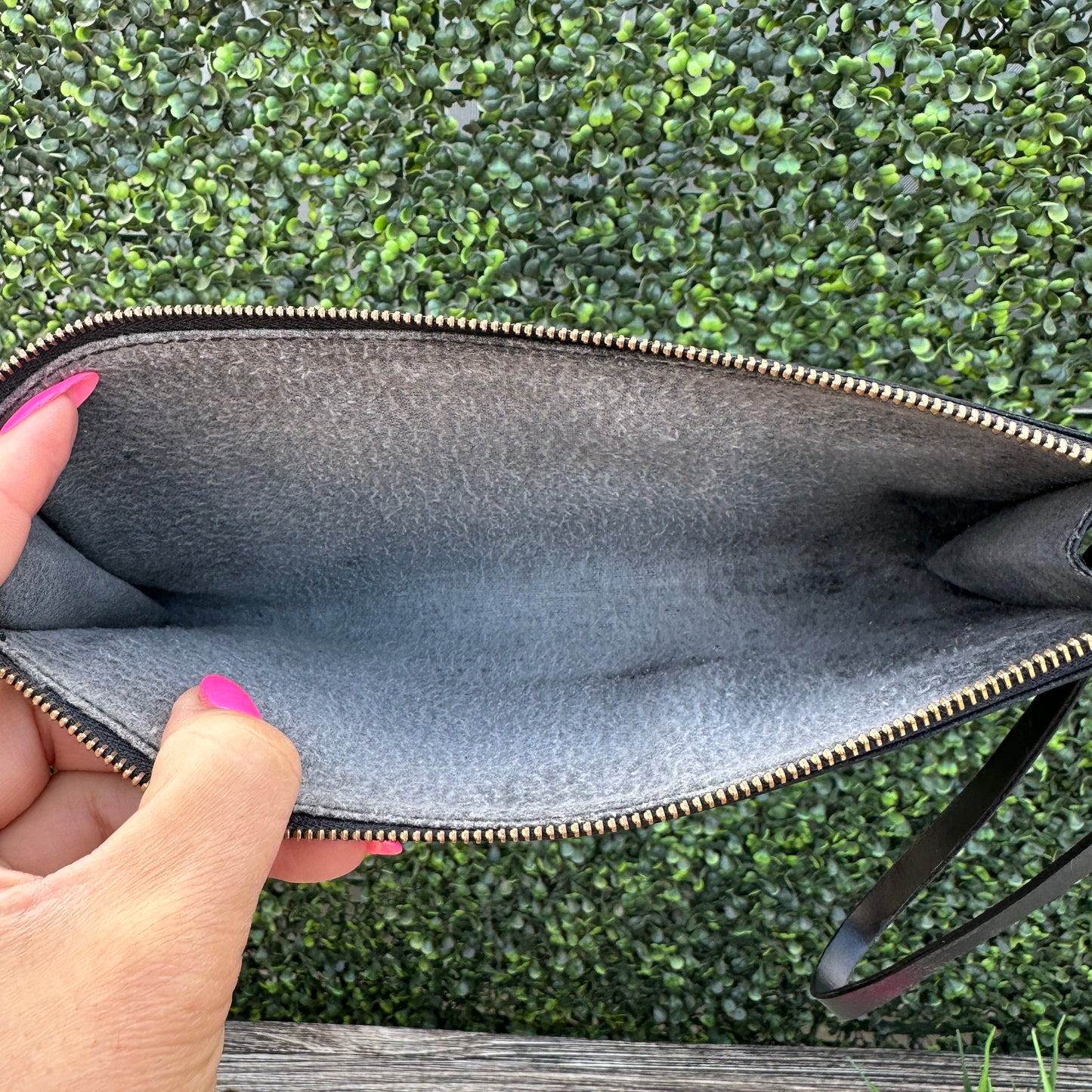 Louis Vuitton Black Epi Pochette Accessories
