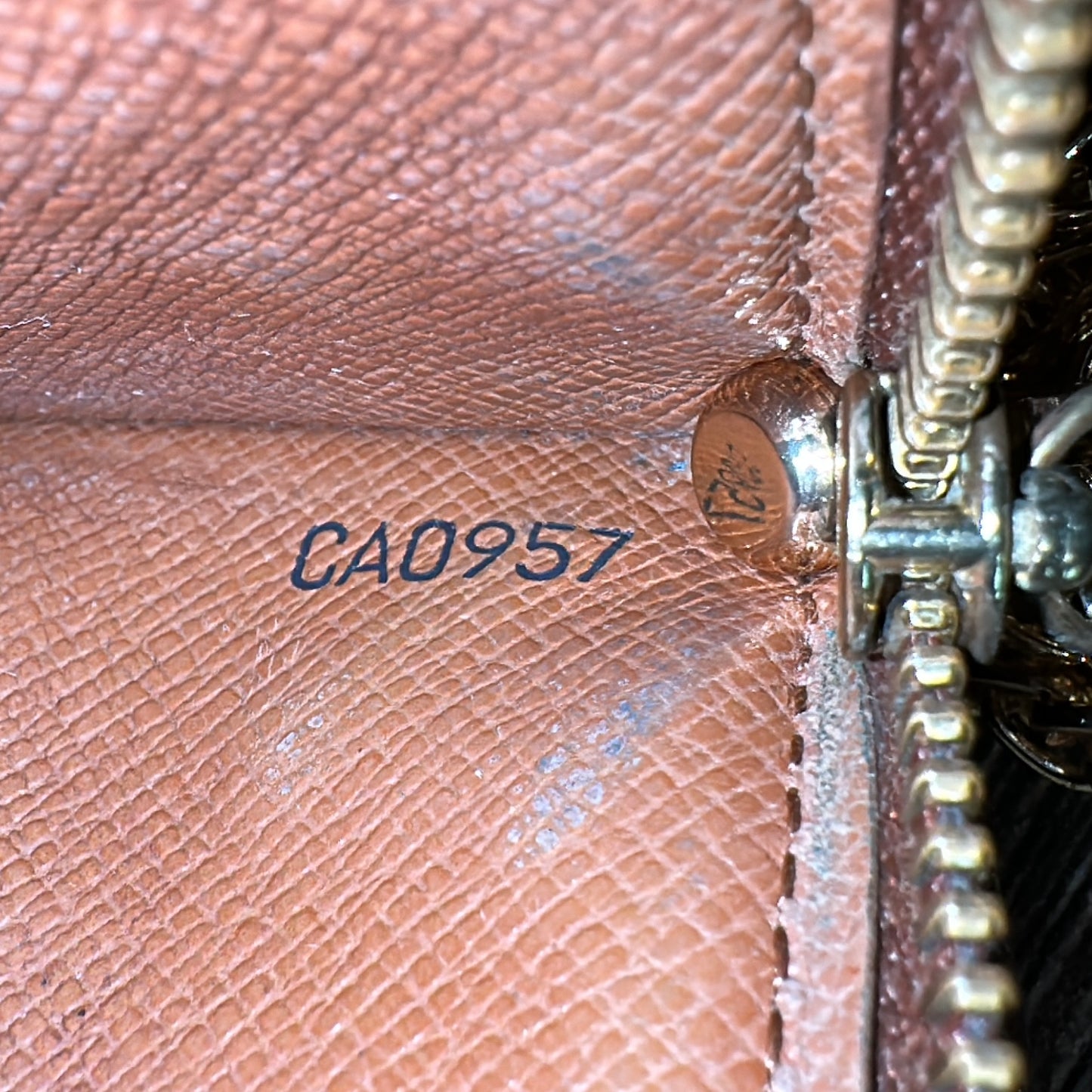 Louis Vuitton Sarah Wallet on Chain