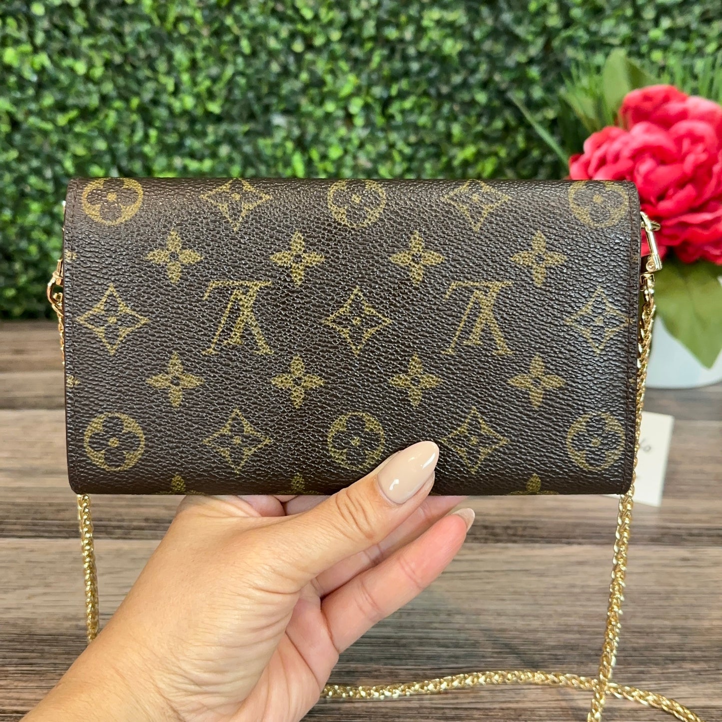 Louis Vuitton Sarah Wallet on Chain