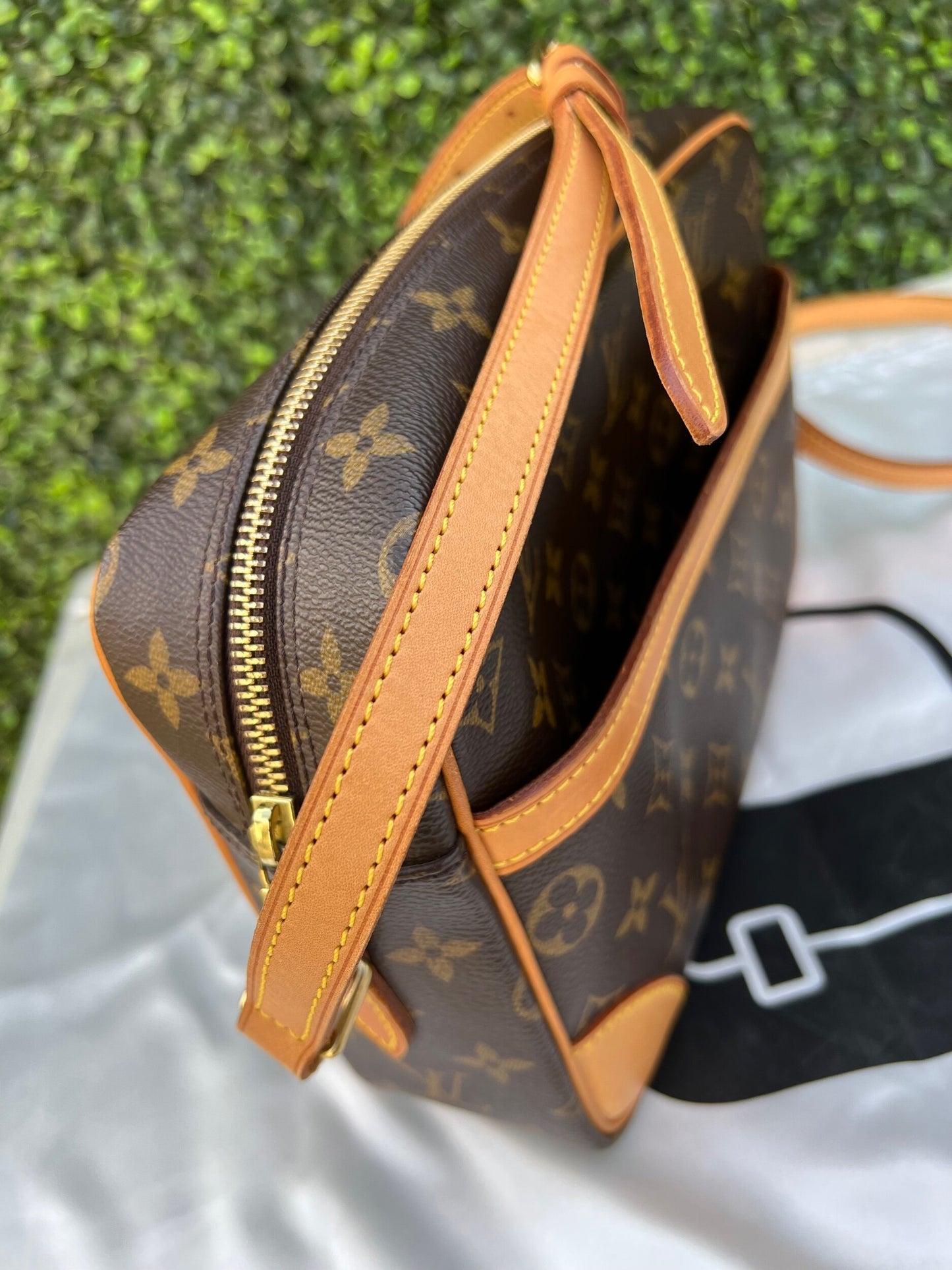 Authentic Preowned Louis Vuitton Trocadero 27 Bag