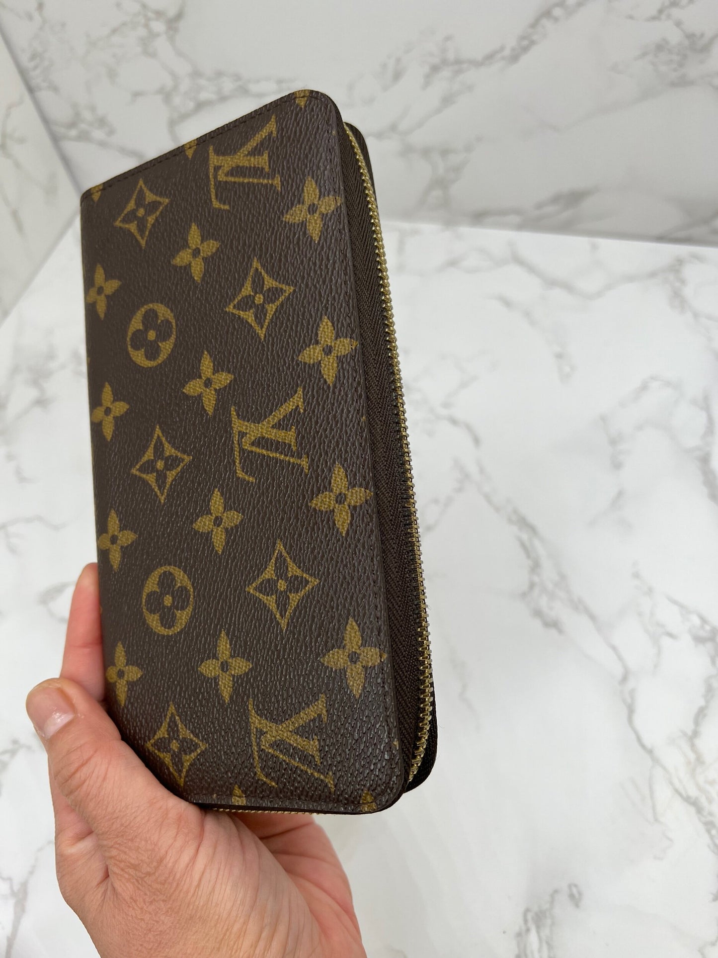 Zippy Wallet Monogram Canvas Brown