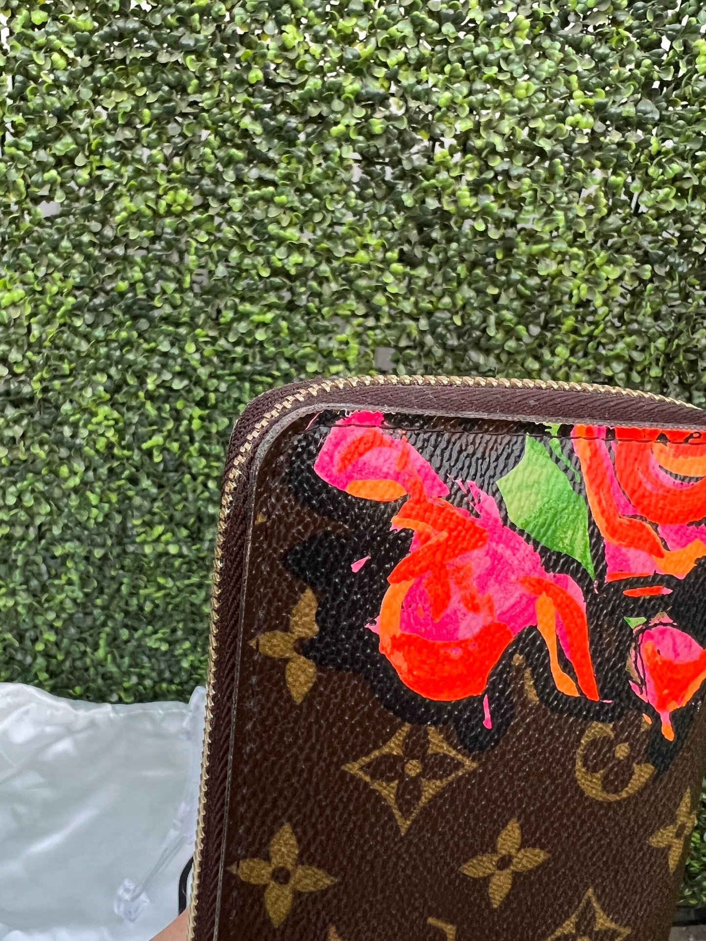 Authentic Preowned Louis Vuitton Limited Edition Stephen Sprouse Roses Zippy Wallet
