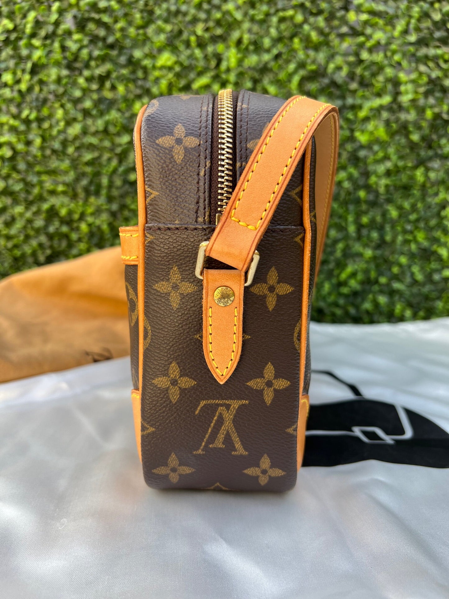 Authentic Preowned Louis Vuitton Trocadero 27 Bag