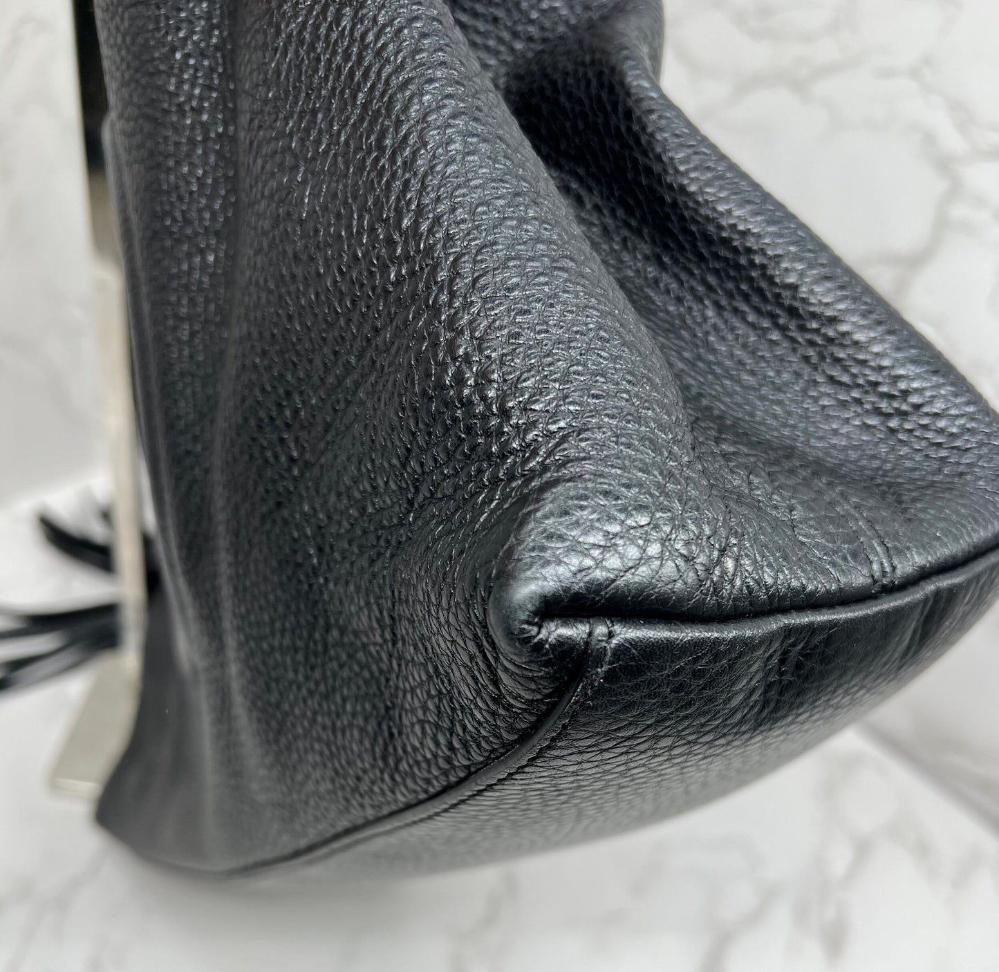 Gucci GG Medium Soho Double Chain Pebbled Leather in Black