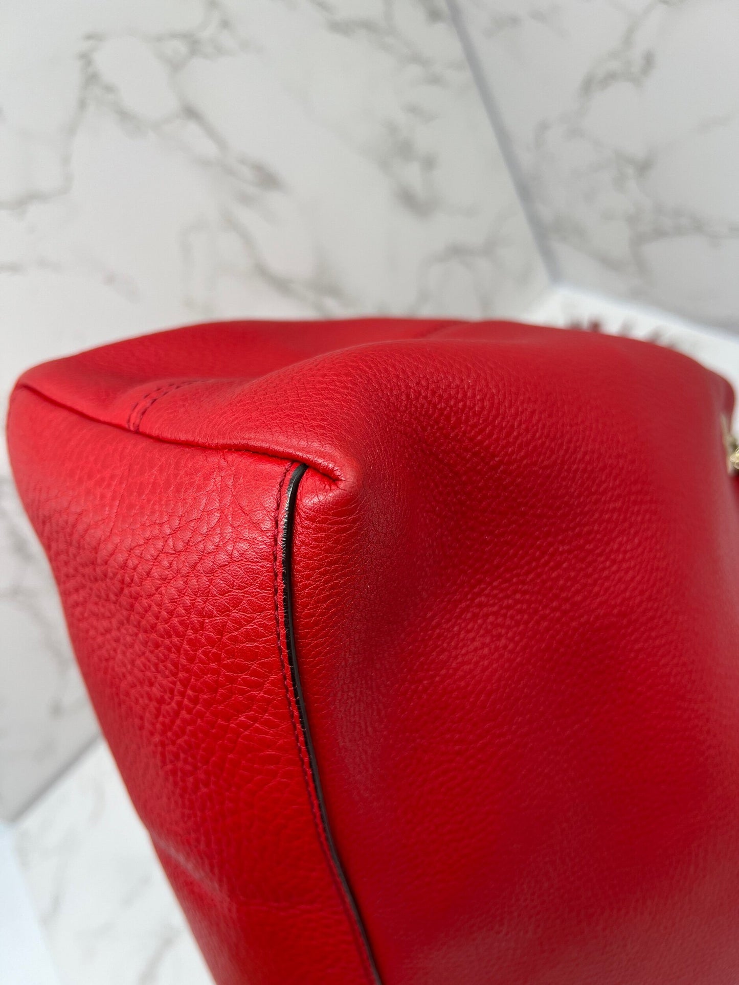 GG Medium Soho Double Chain Pebbled Leather Red
