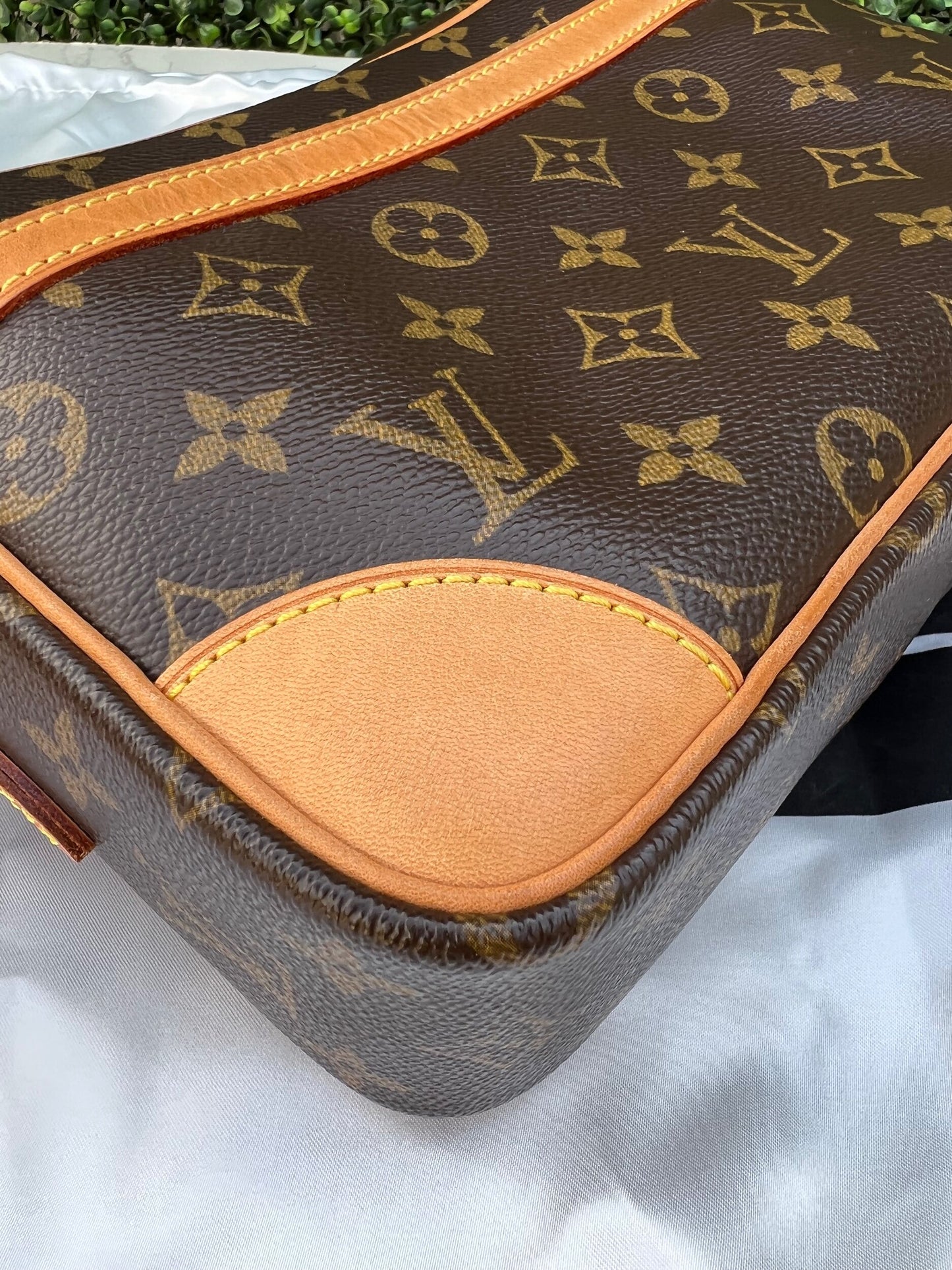 Authentic Preowned Louis Vuitton Trocadero 27 Bag