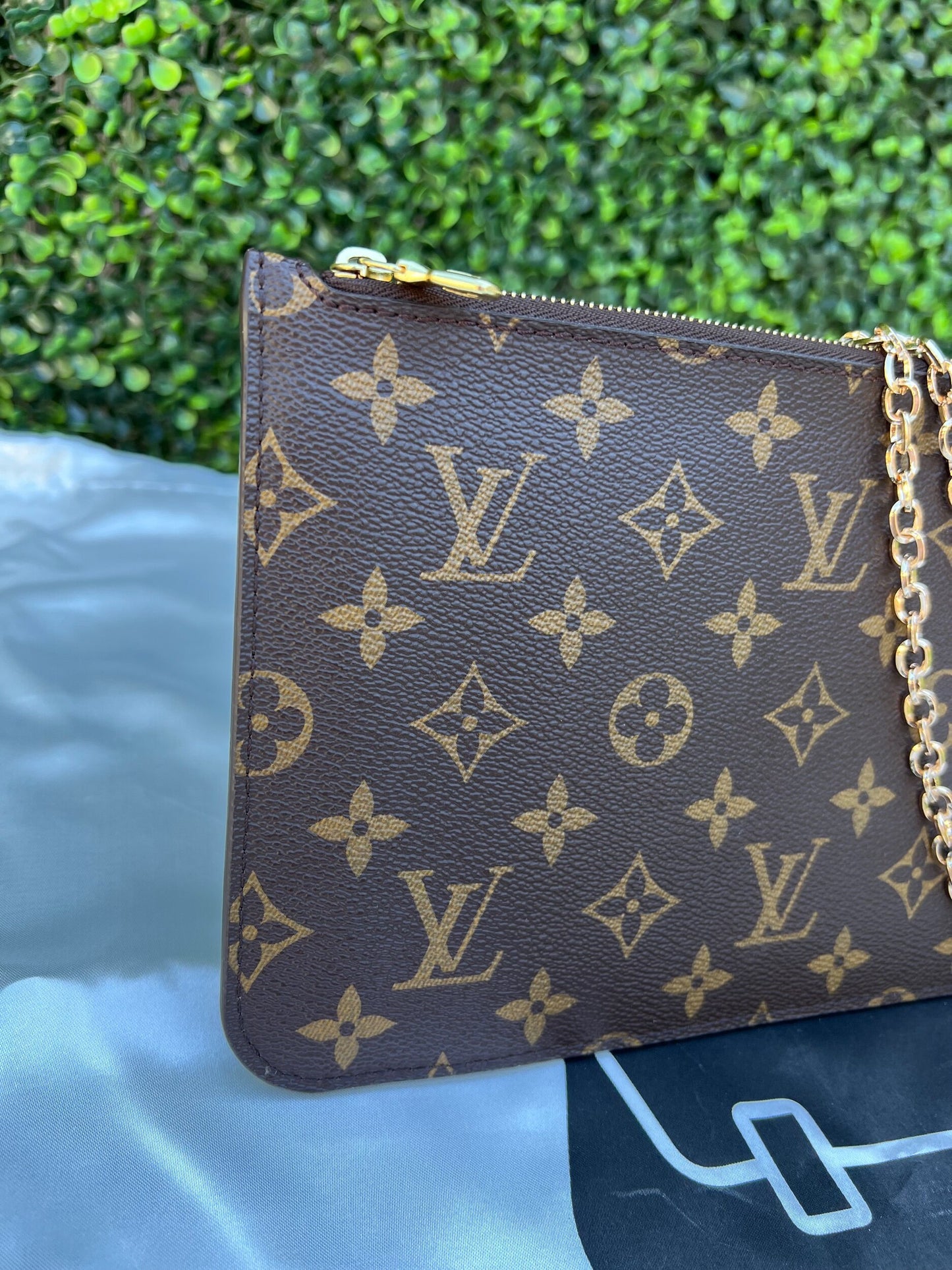 Authentic Preowned LV Neverfull GM Pochette in Fuchsia with Conversion Kit