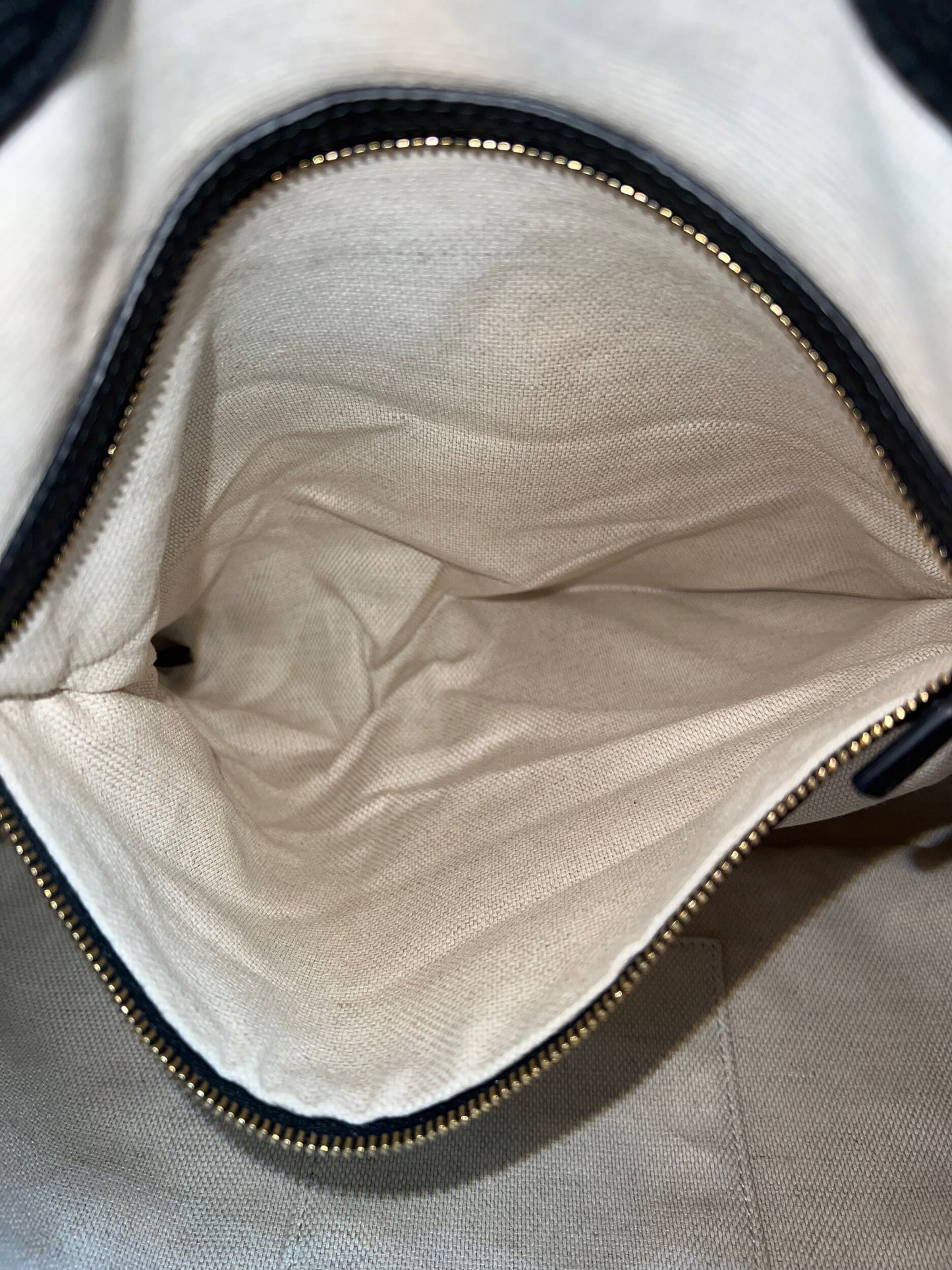 GG Pebbled Leather Soho Hobo Bag Red