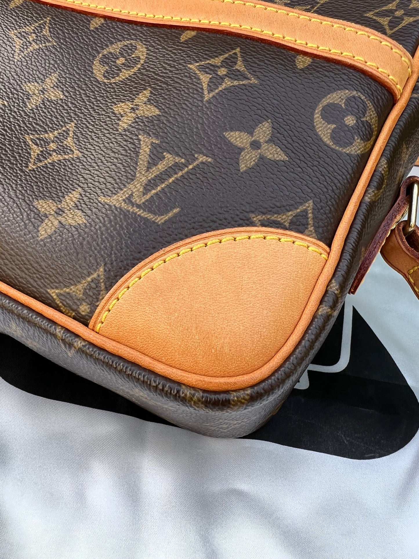 Authentic Preowned Louis Vuitton Trocadero 27 Bag