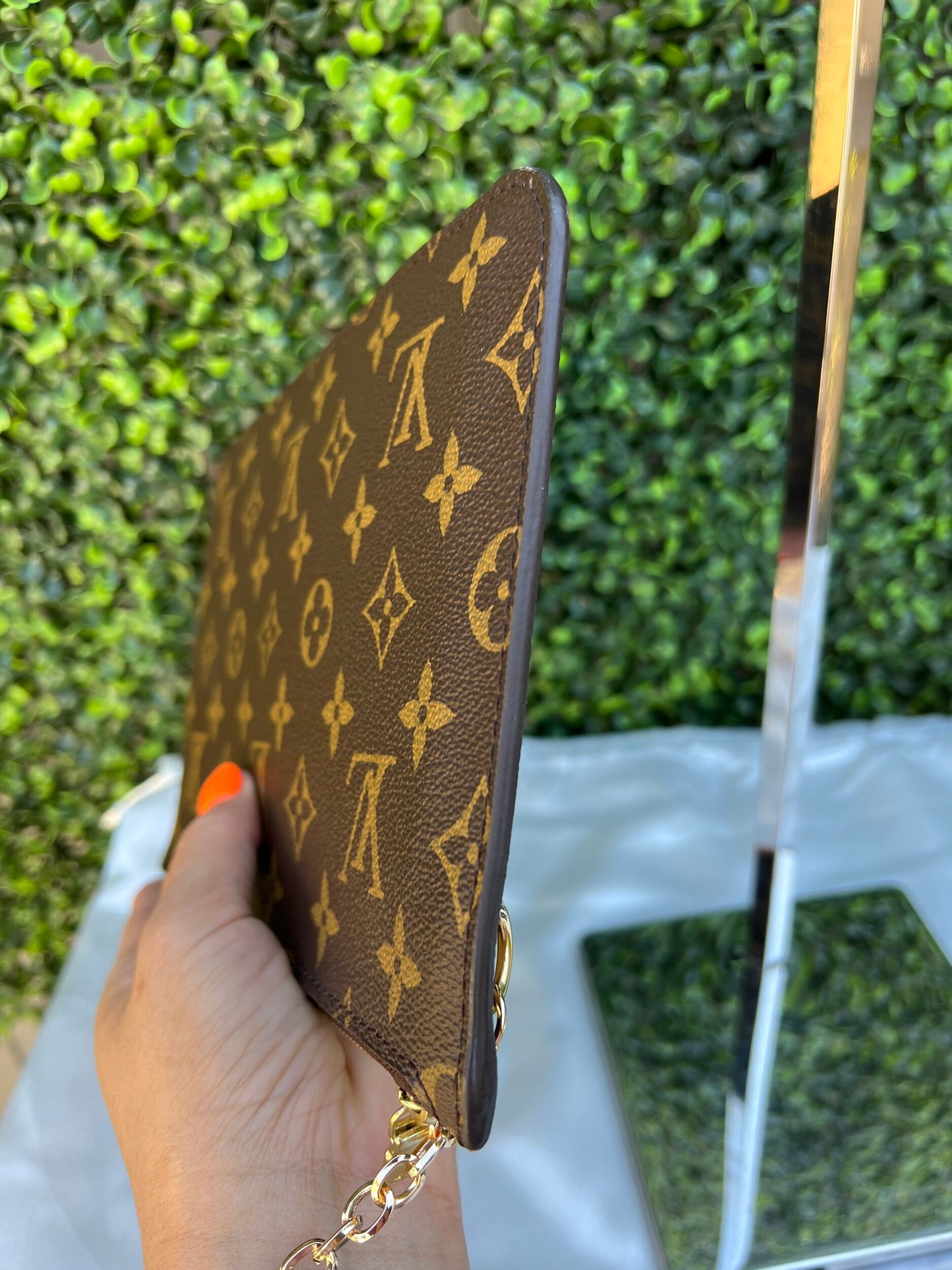 Authentic Preowned LV Neverfull GM Pochette in Fuchsia with Conversion Kit