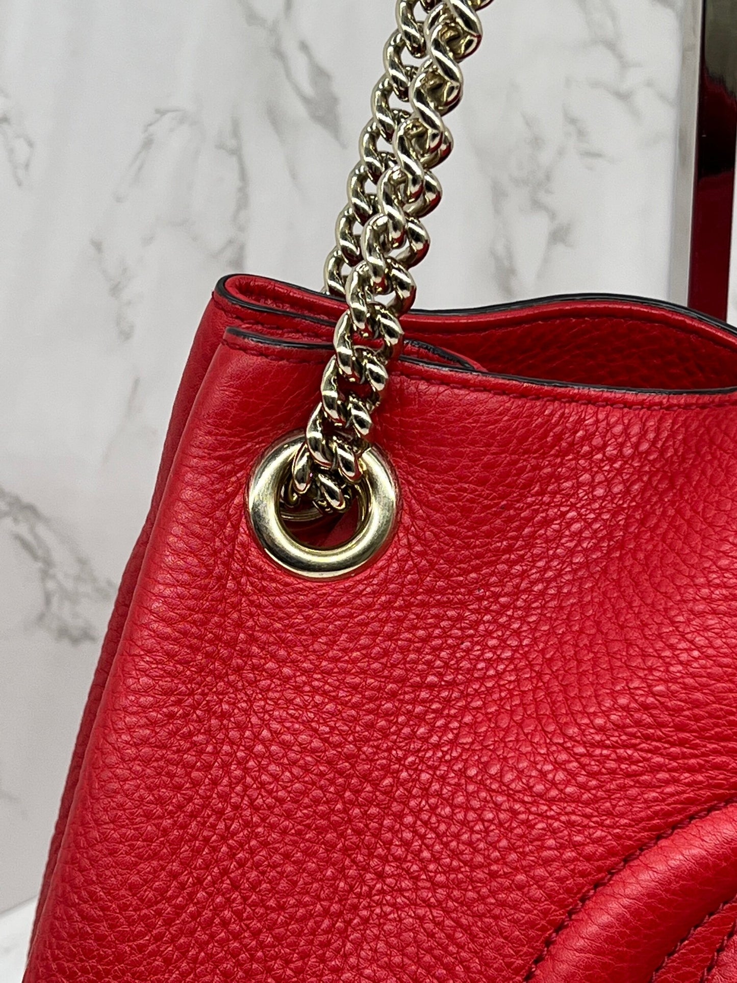 GG Medium Soho Double Chain Pebbled Leather Red
