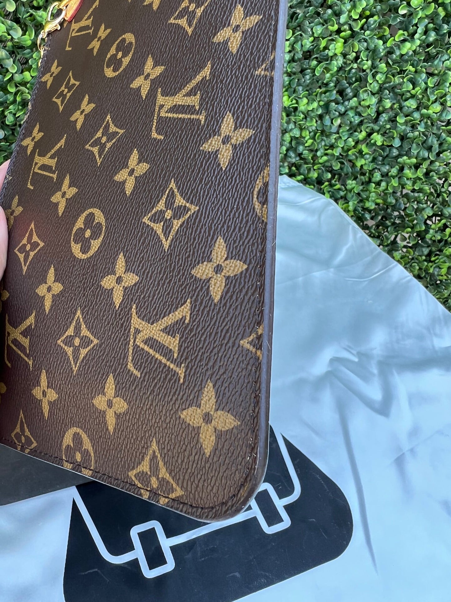 Authentic Preowned LV Neverfull GM Pochette in Fuchsia with Conversion Kit
