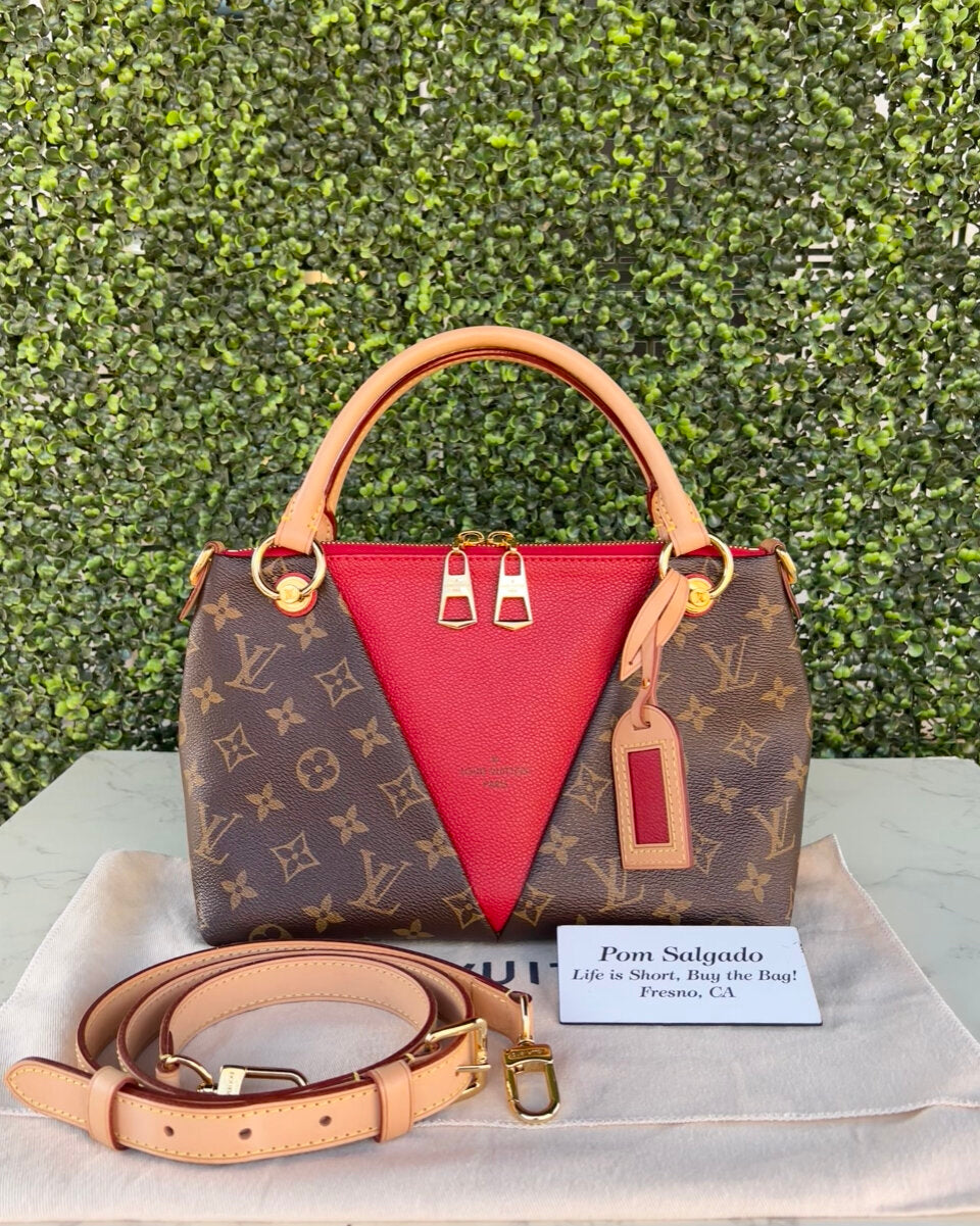 V Tote BB Cerise Leather Moogram Canvas